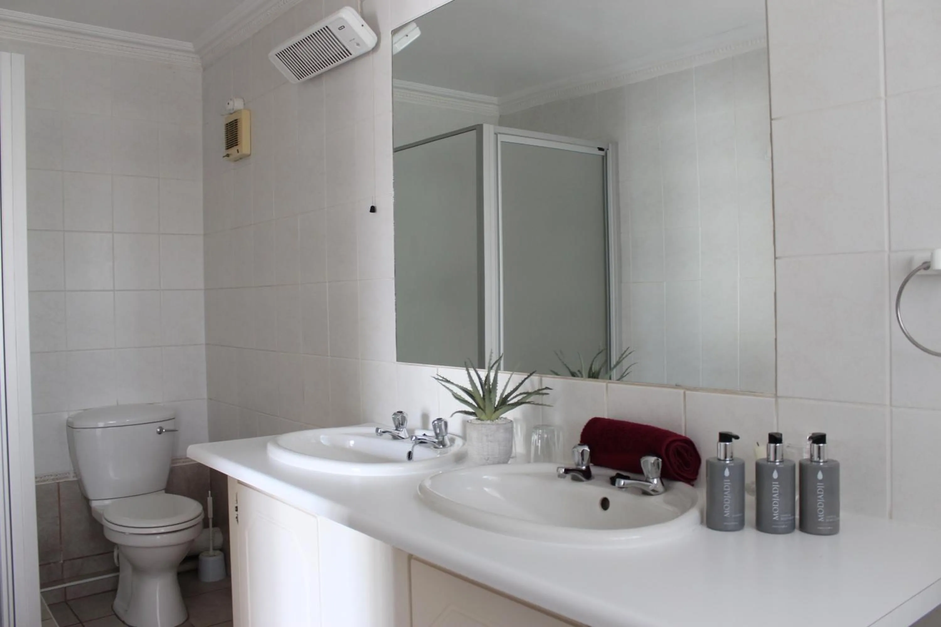 Bathroom in Florentia Guest House