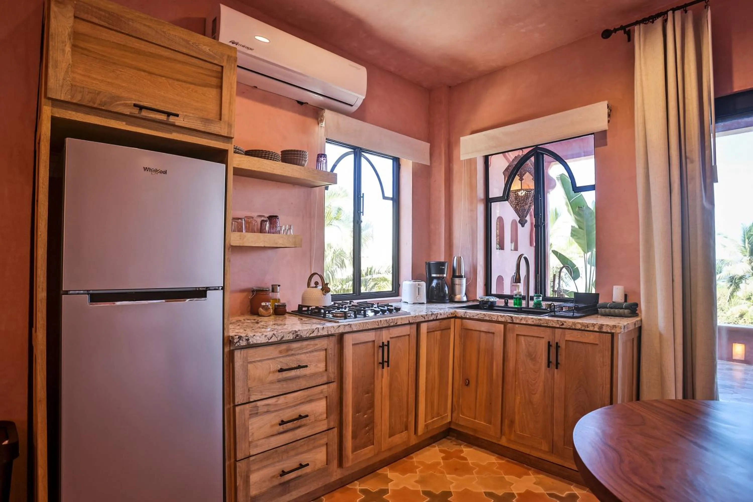 Kitchen or kitchenette in Nomada Wellness Hotel
