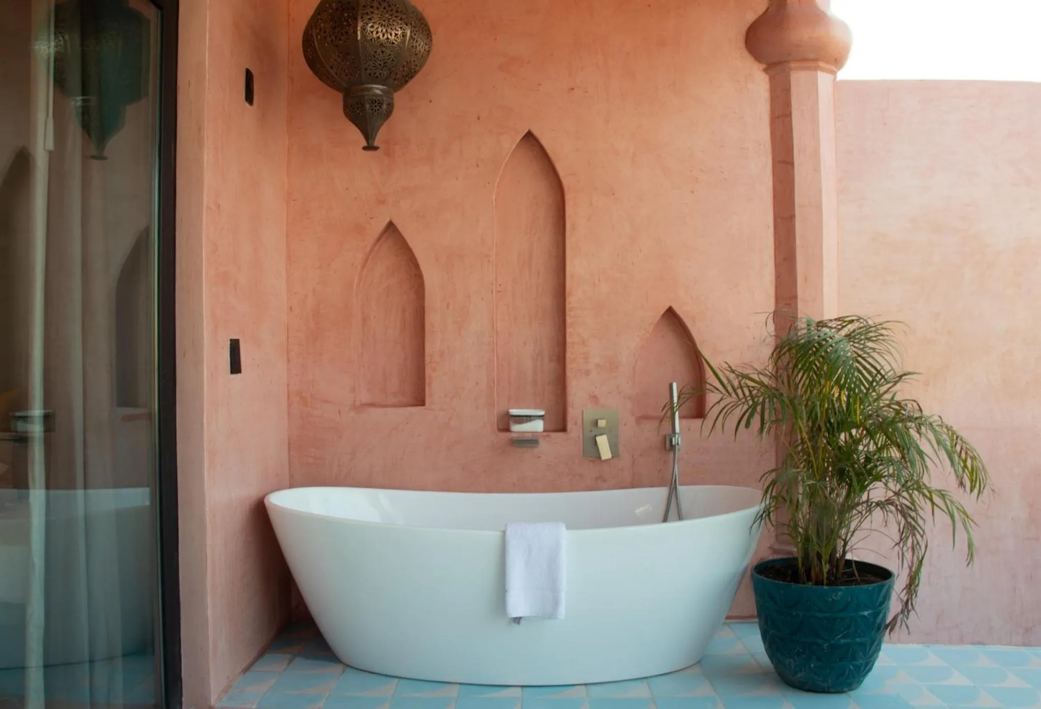 Bath in Nomada Wellness Hotel