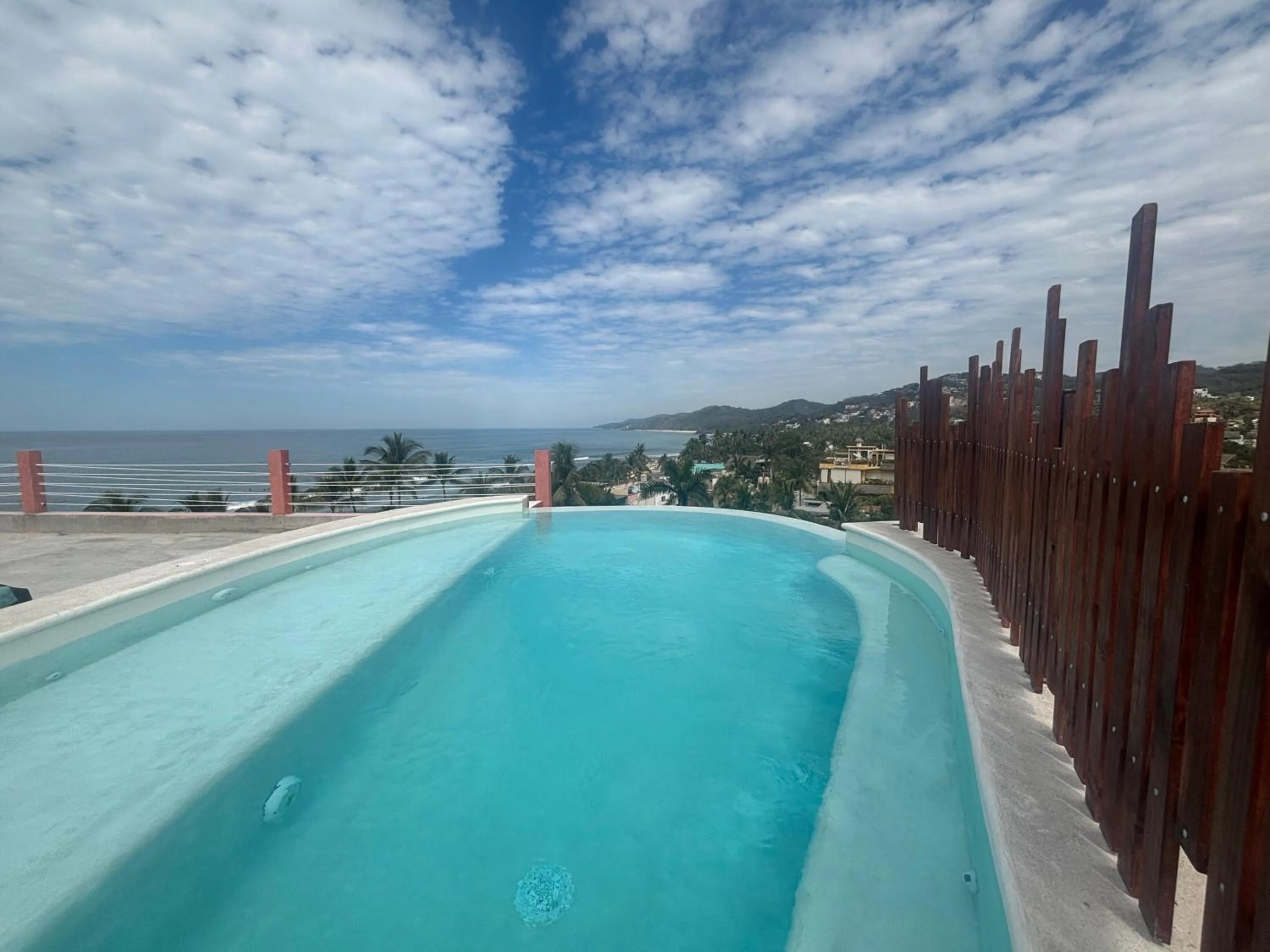 Swimming pool in Nomada Wellness Hotel