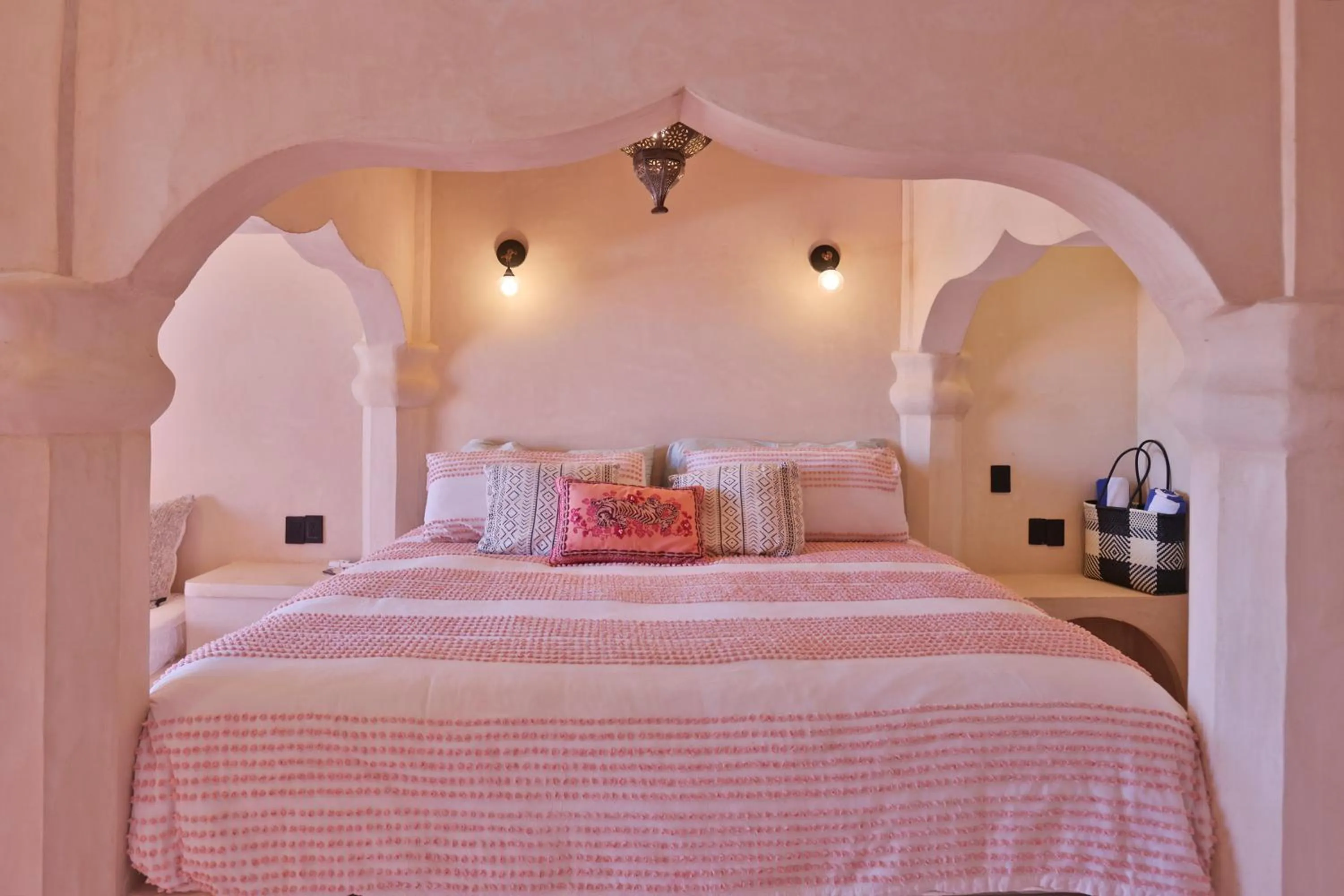 Bed in Nomada Wellness Hotel