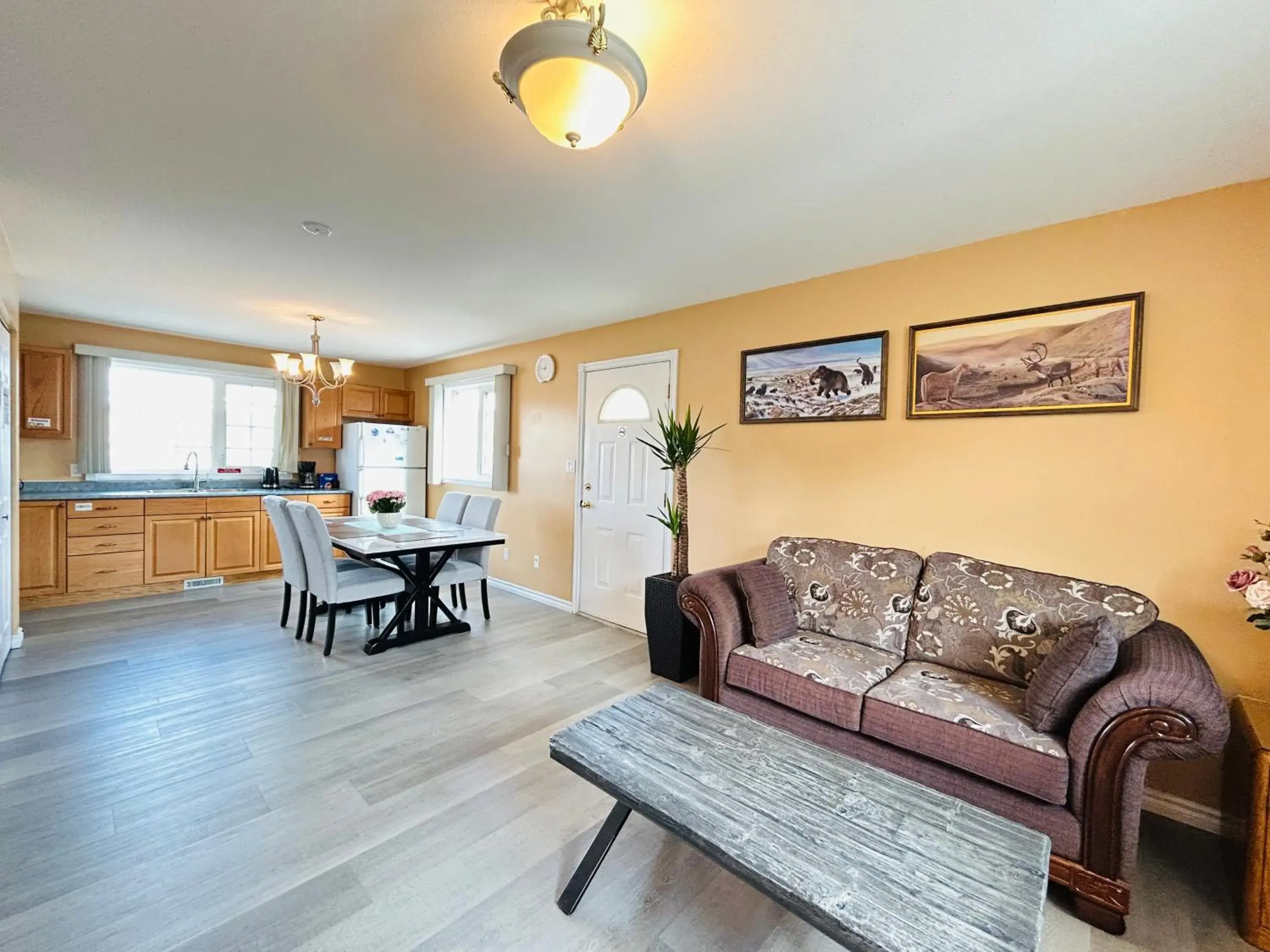 Midnight Sun Inn Midnight Sun Inn