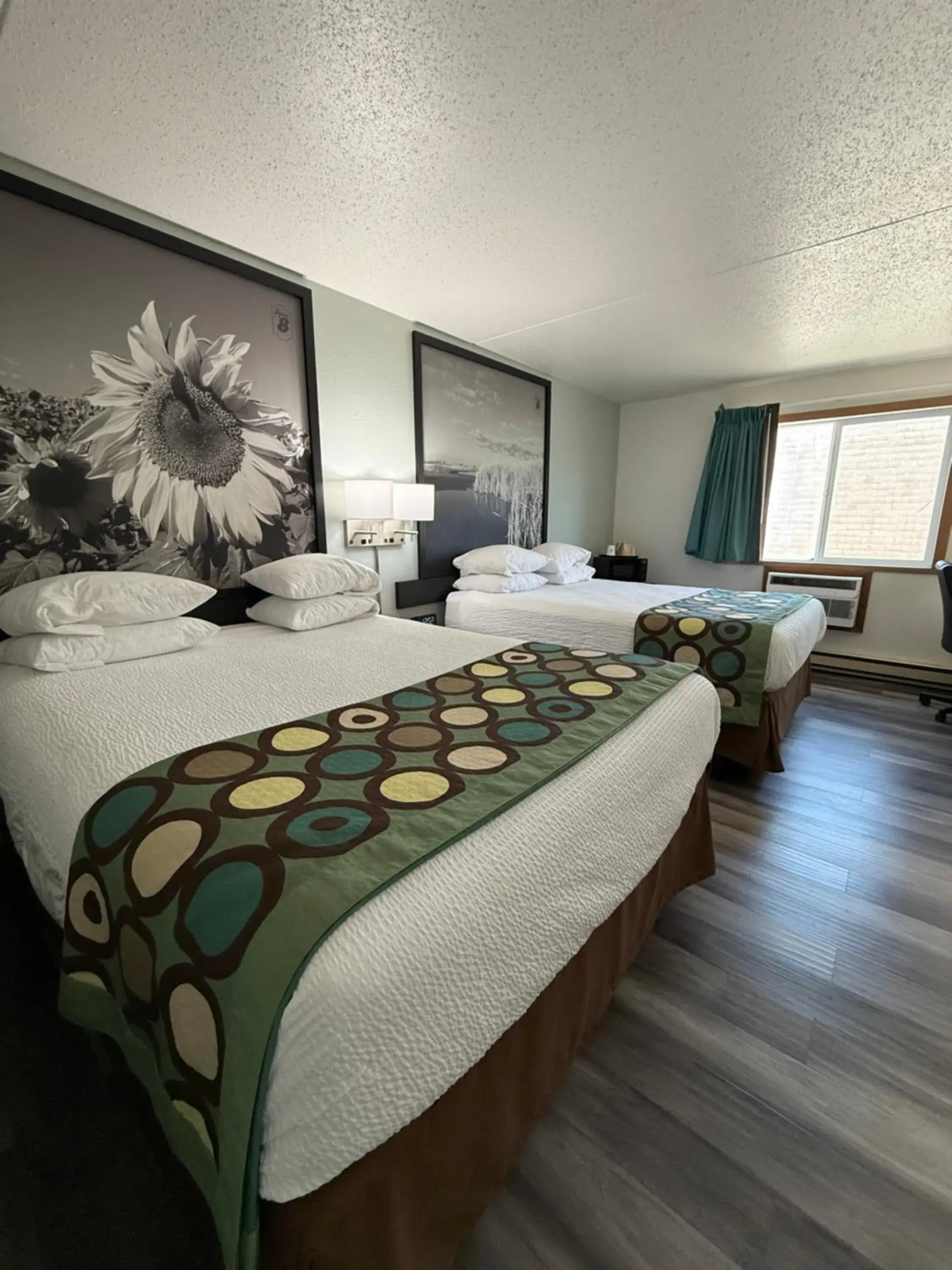 Bed in Super 8 by Wyndham West Fargo Main Ave ND Bed in Super 8 by Wyndham West Fargo Main Ave ND