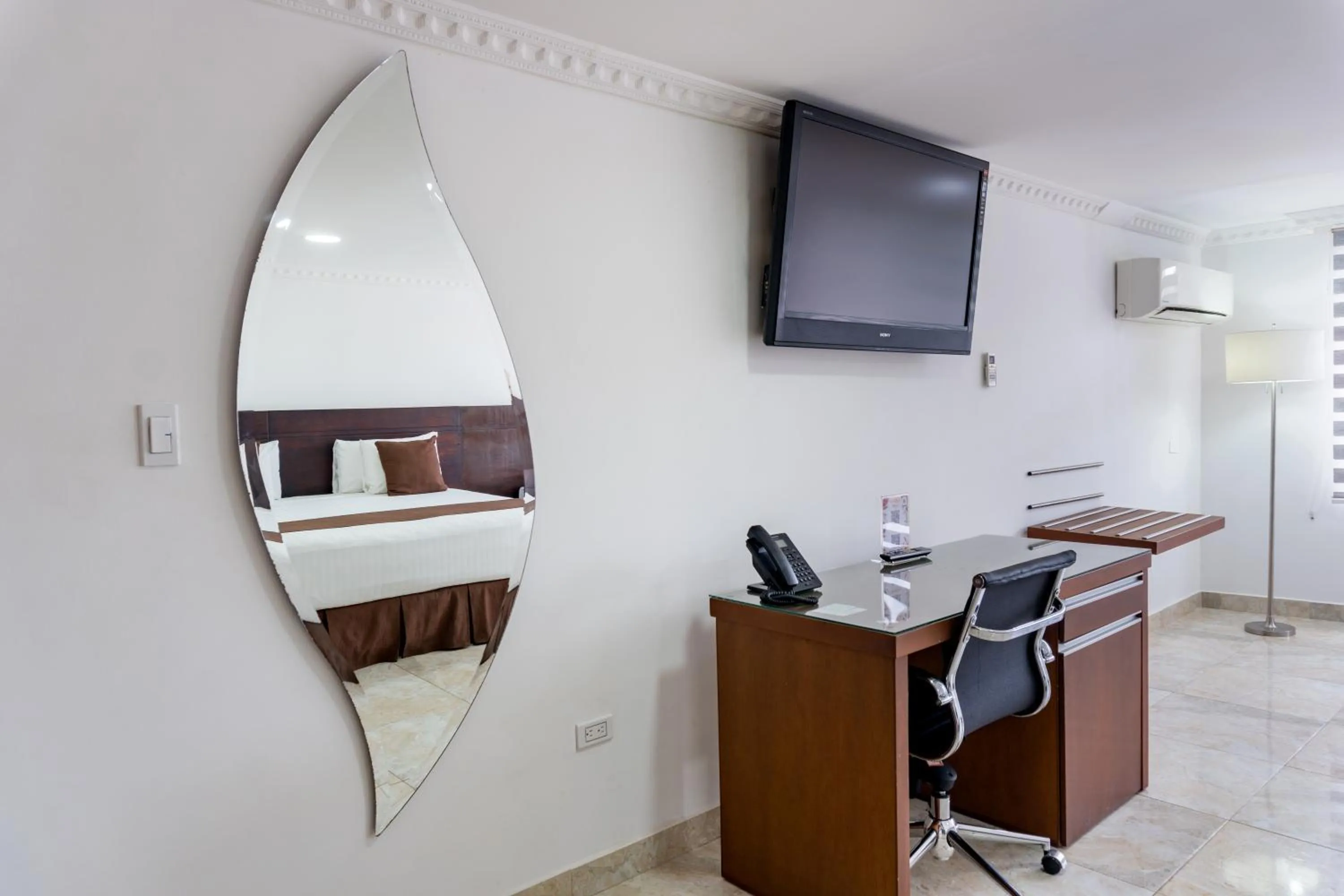 TV and multimedia, Bed in Hotel Caquetá Real HSC