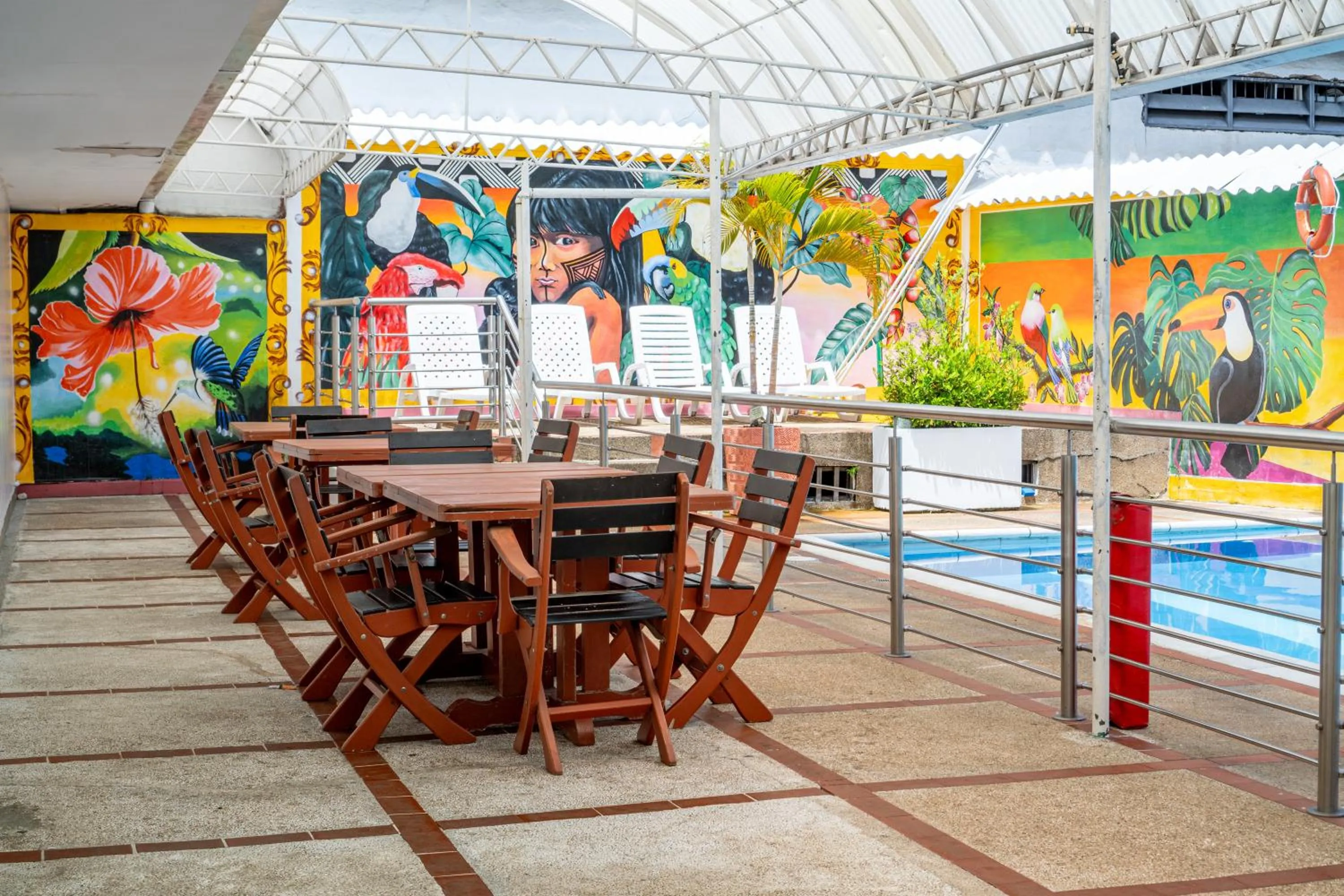 Swimming pool in Hotel Caquetá Real HSC