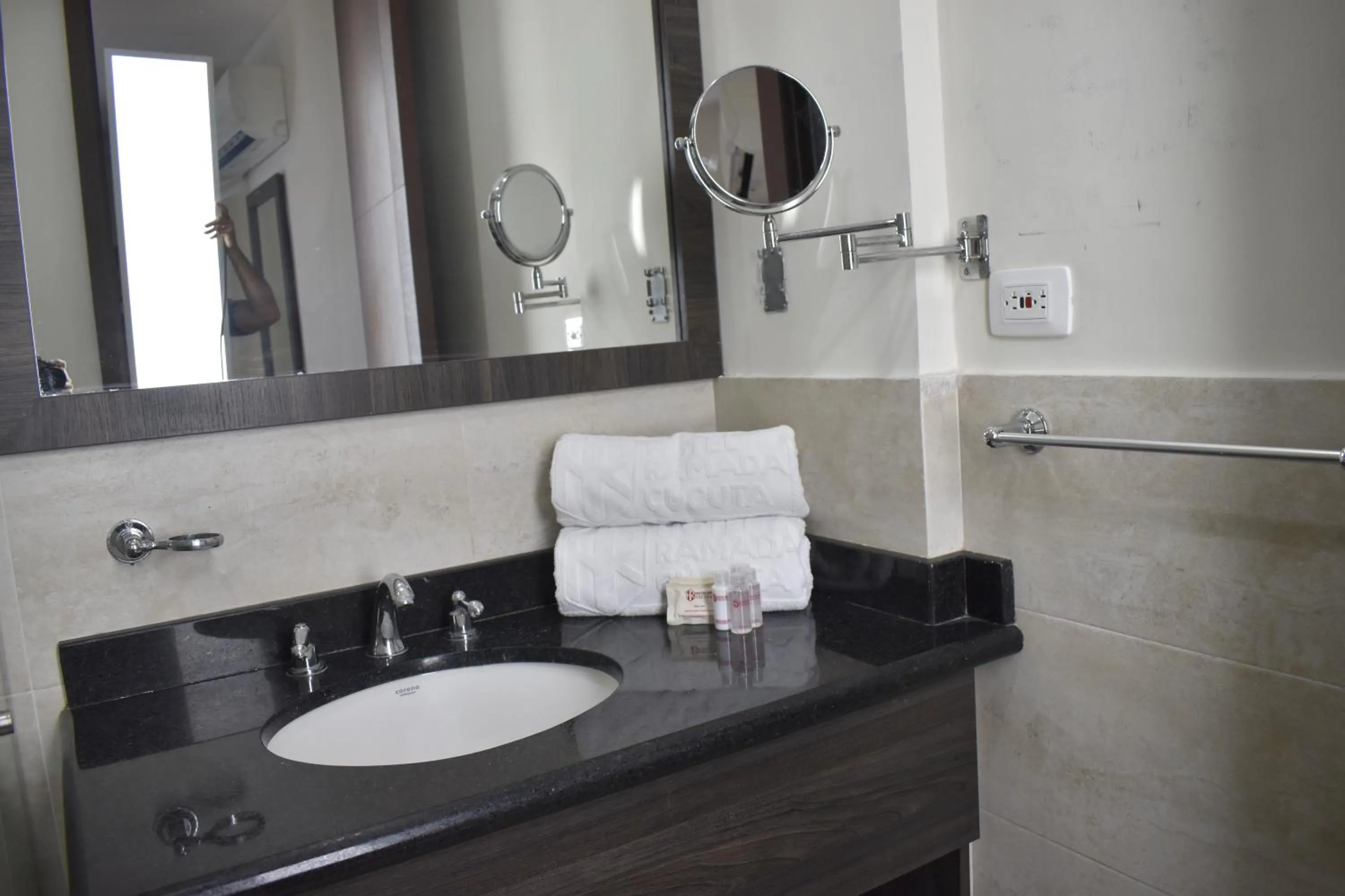 Bathroom in Hotel H R amada Cúcuta