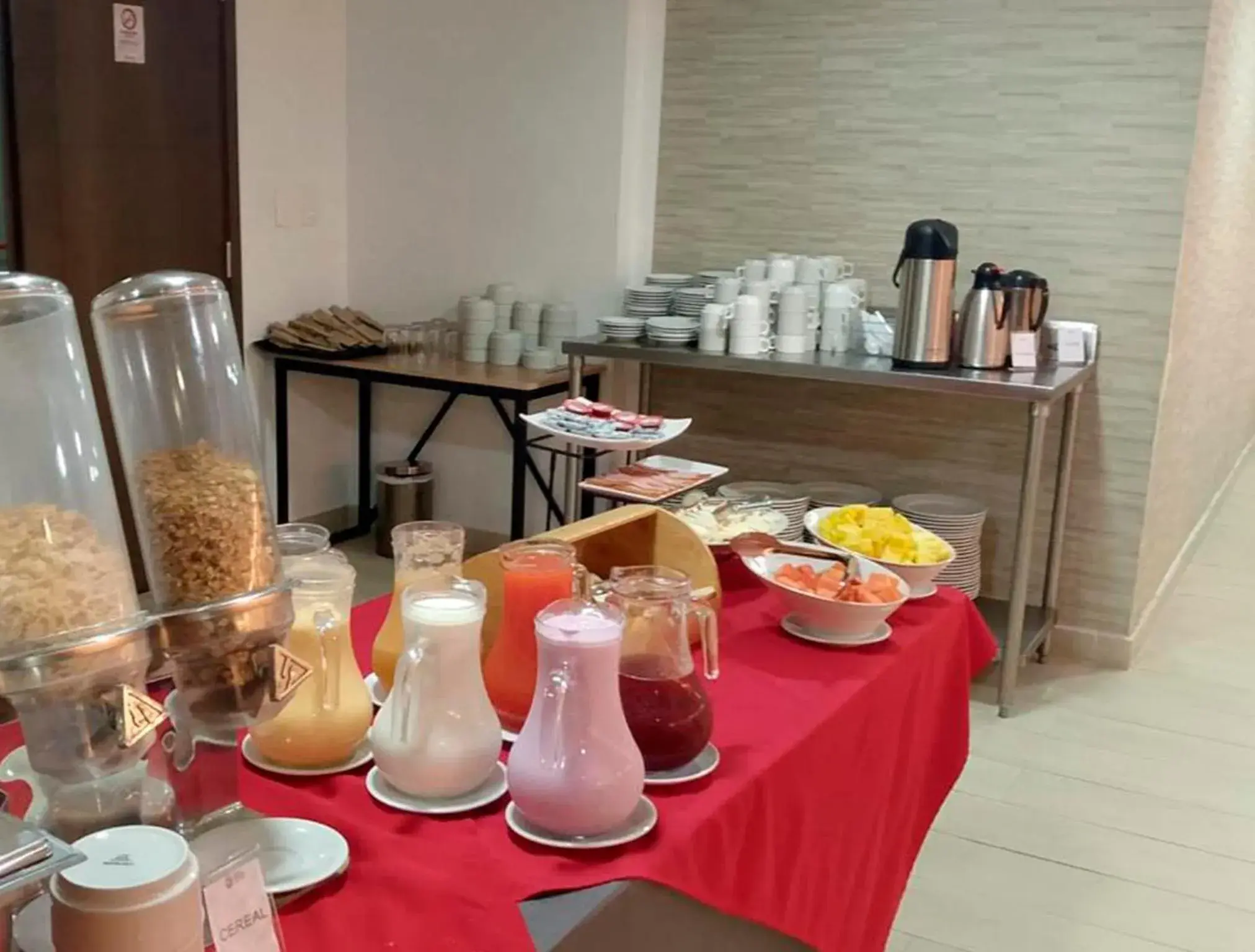 Breakfast in Hotel H R amada Cúcuta Breakfast in Hotel H R amada Cúcuta