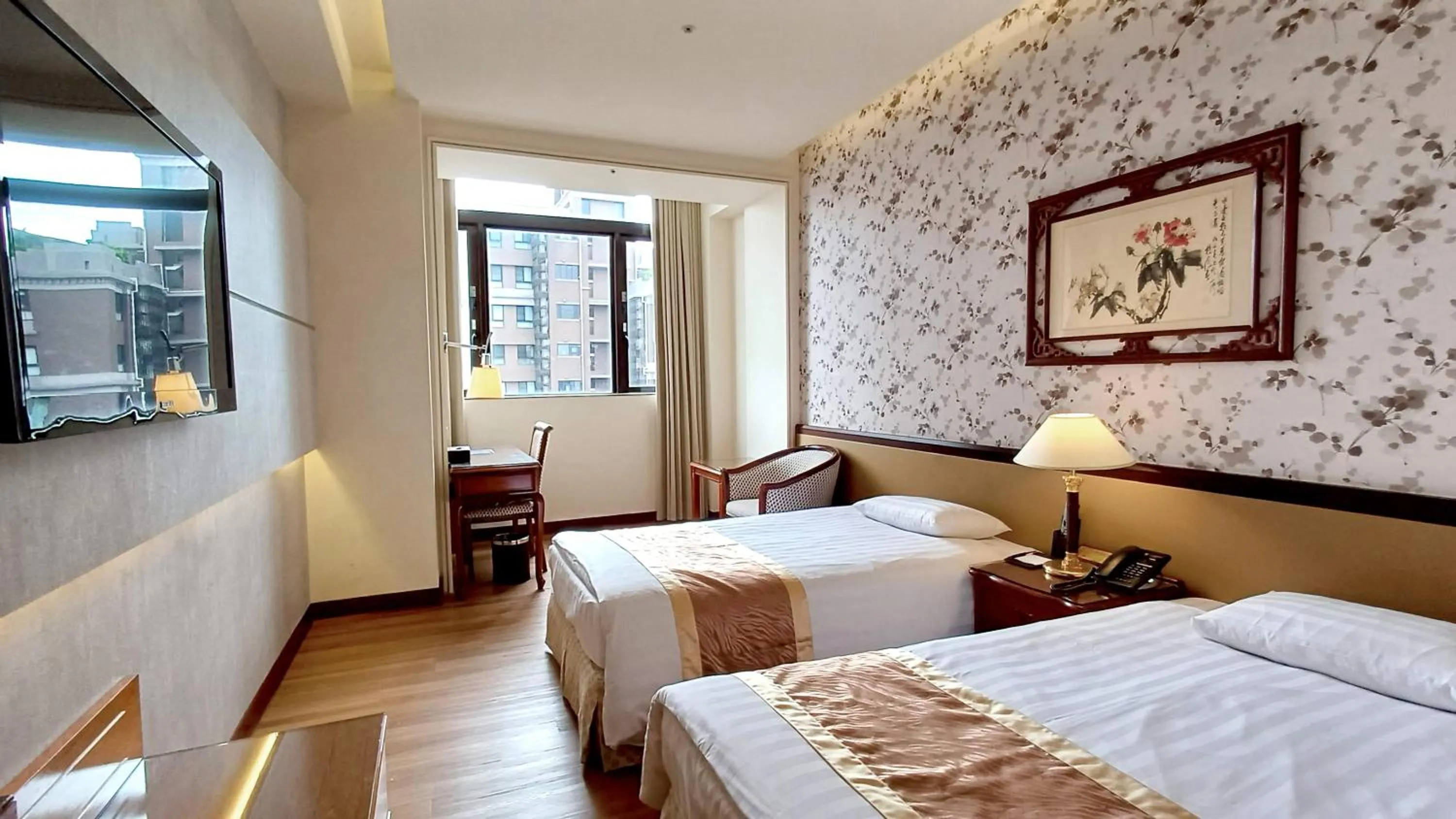 room service, Bed in Hi-YES HOTEL TAOYUAN