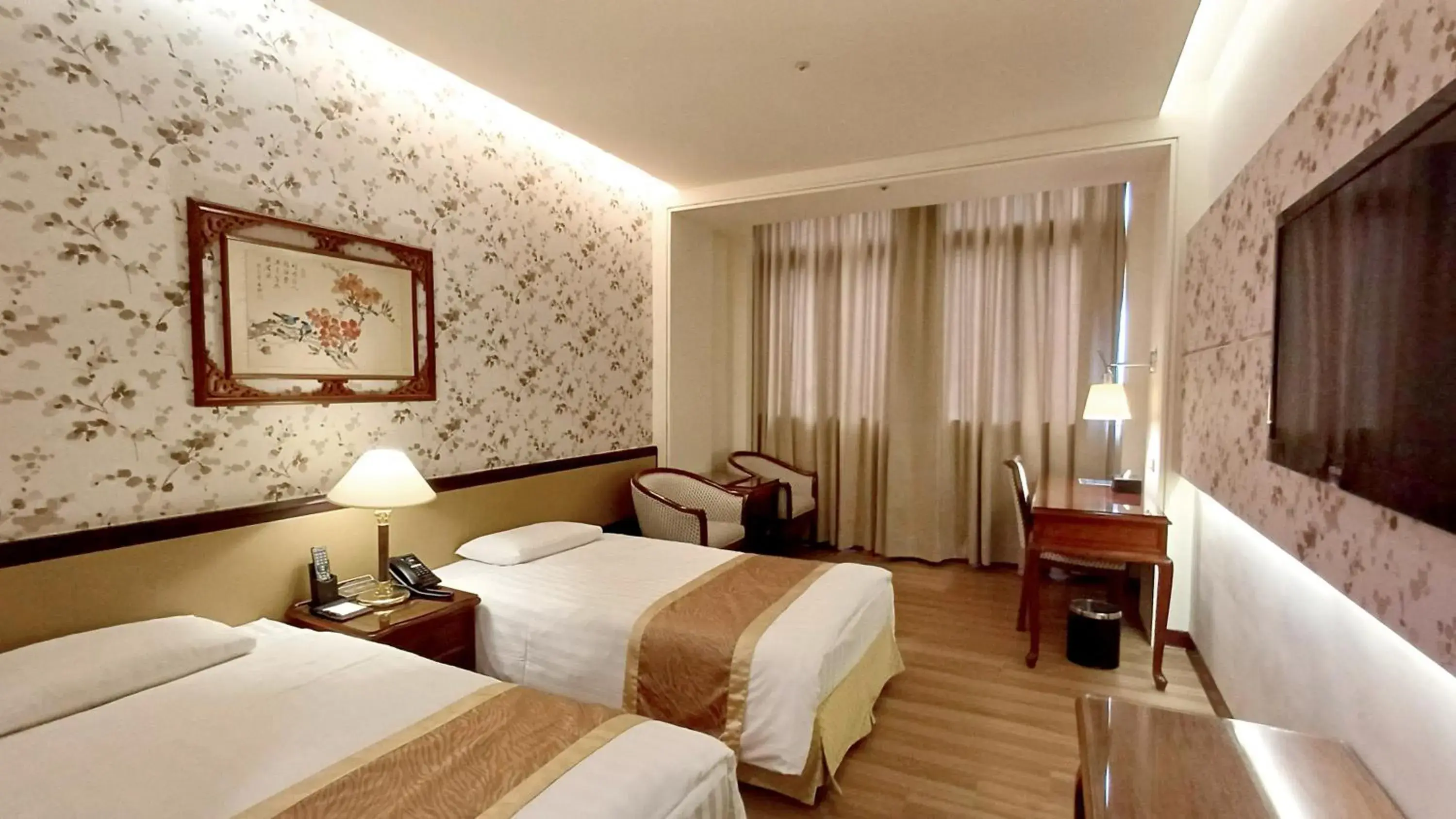 room service, Bed in Hi-YES HOTEL TAOYUAN room service, Bed in Hi-YES HOTEL TAOYUAN