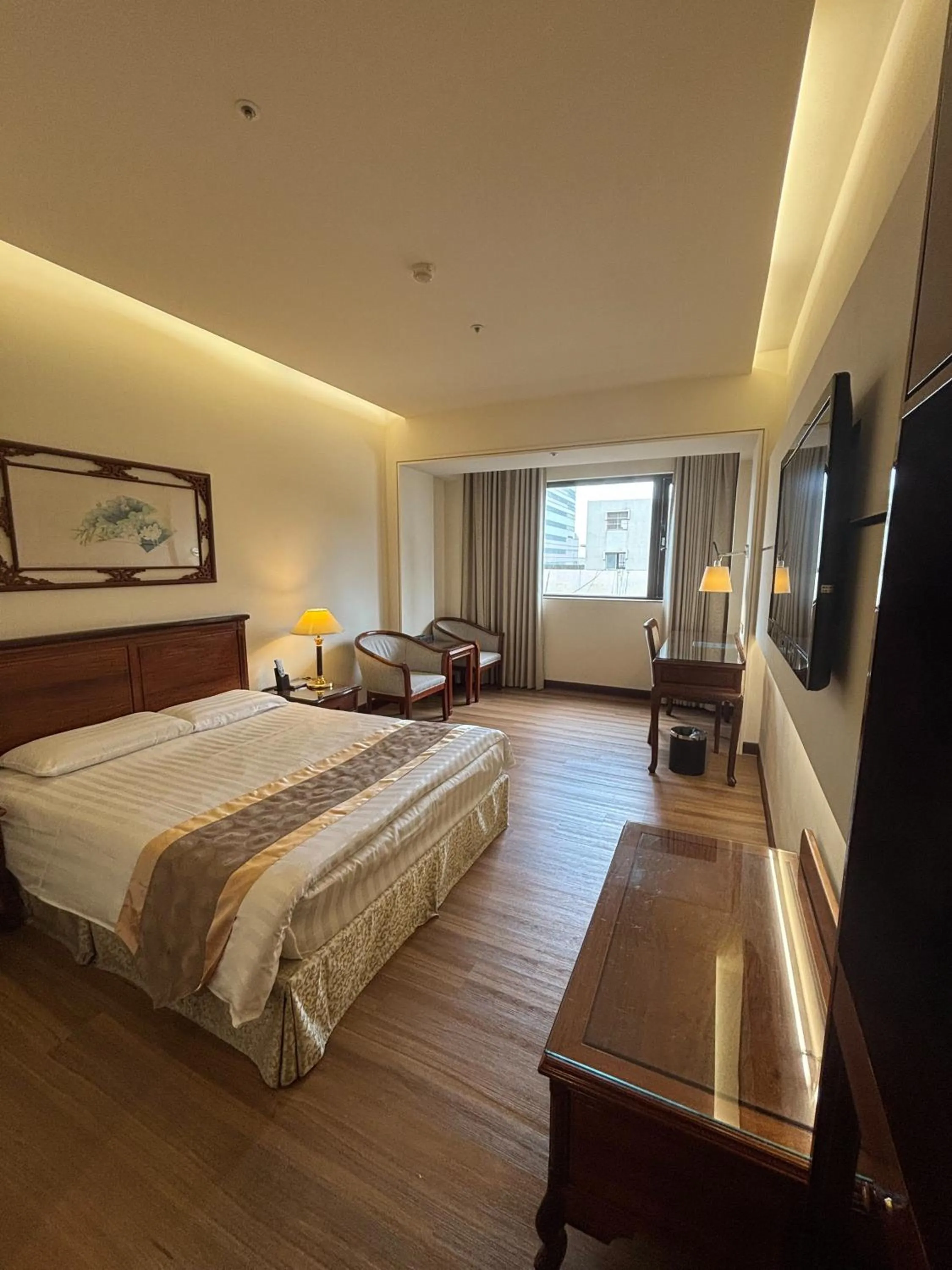 room service, Bed in Hi-YES HOTEL TAOYUAN