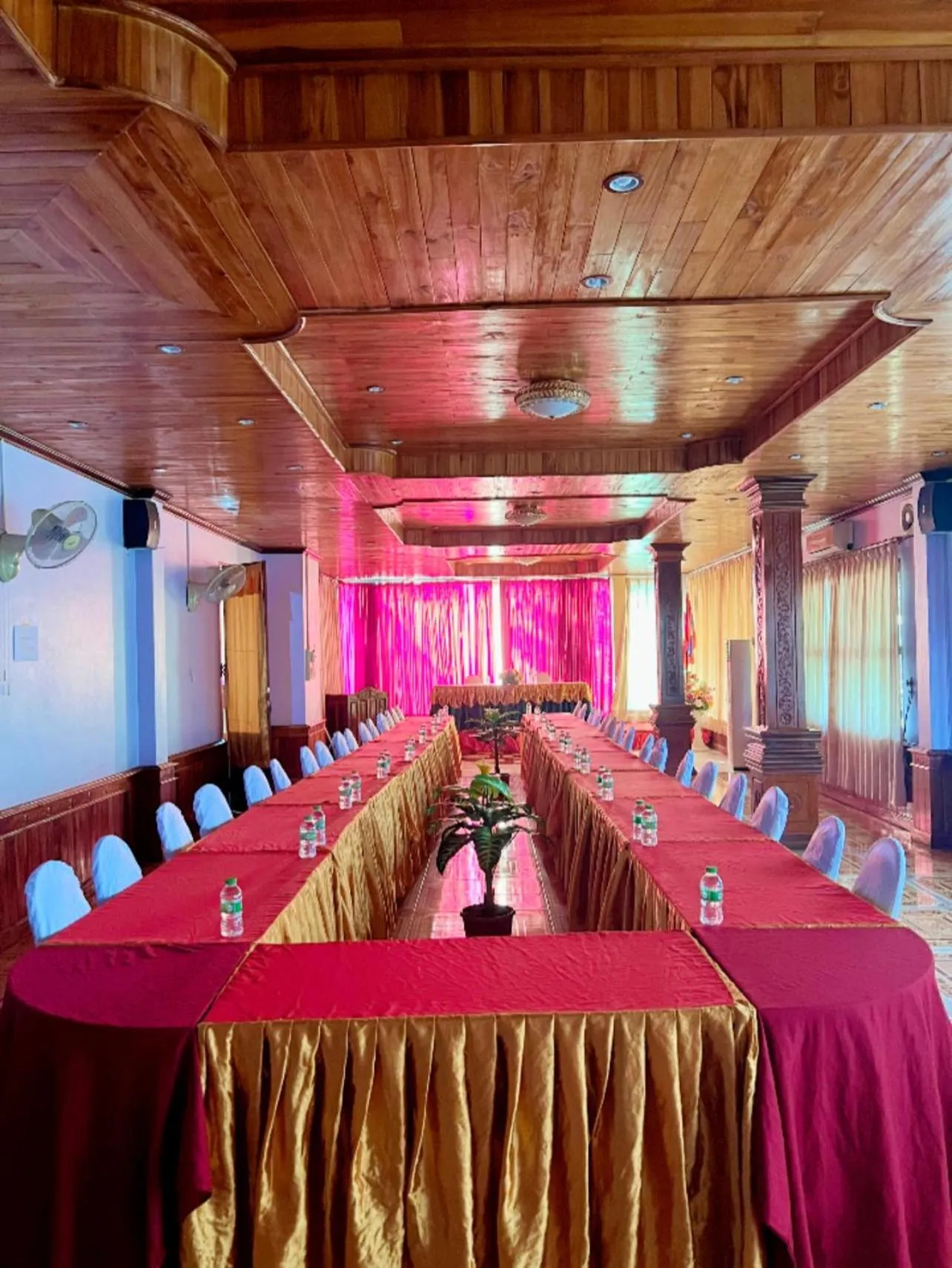 Meeting/conference room in Khampaseuth Hotel