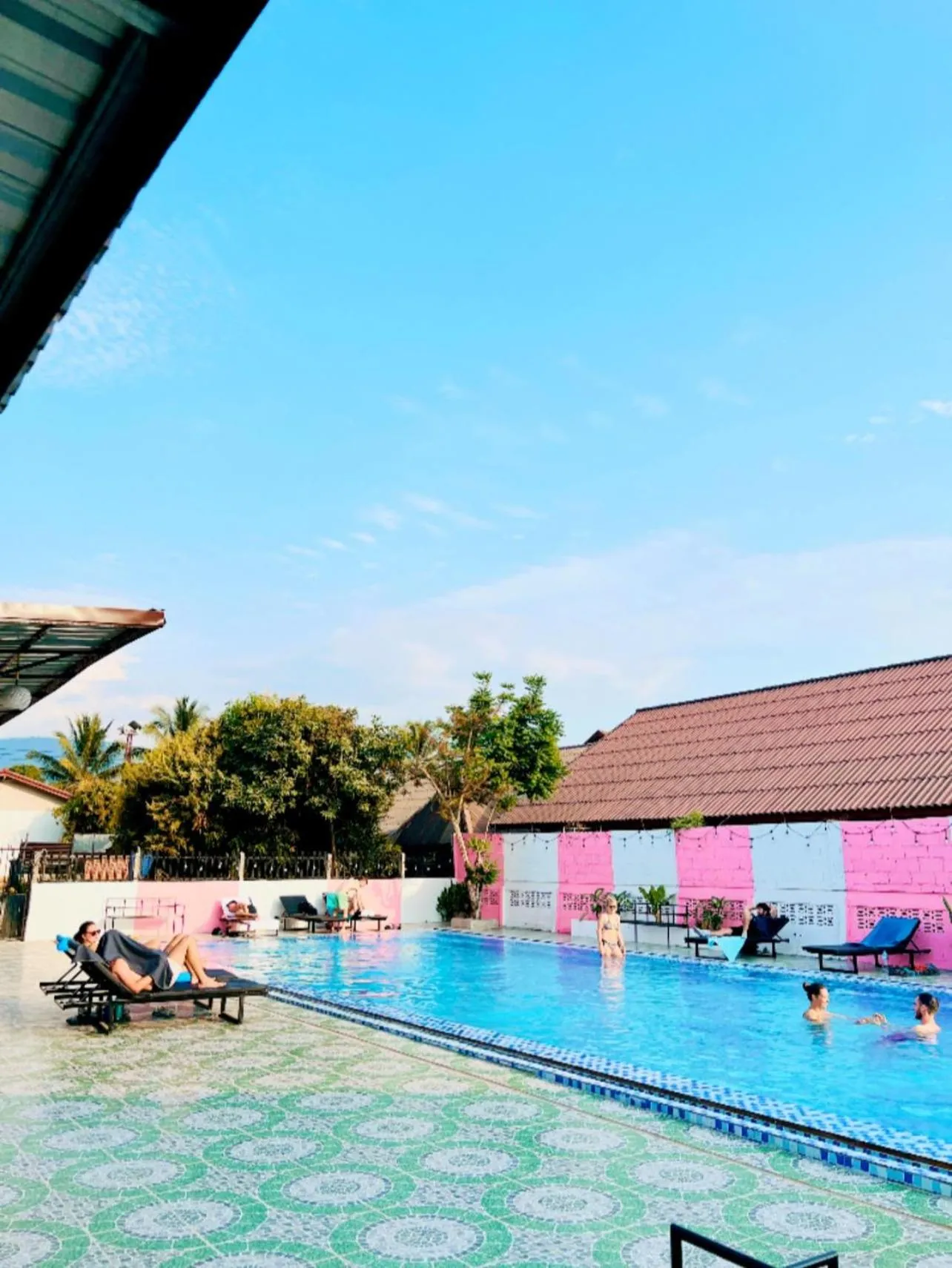 Swimming pool in Khampaseuth Hotel