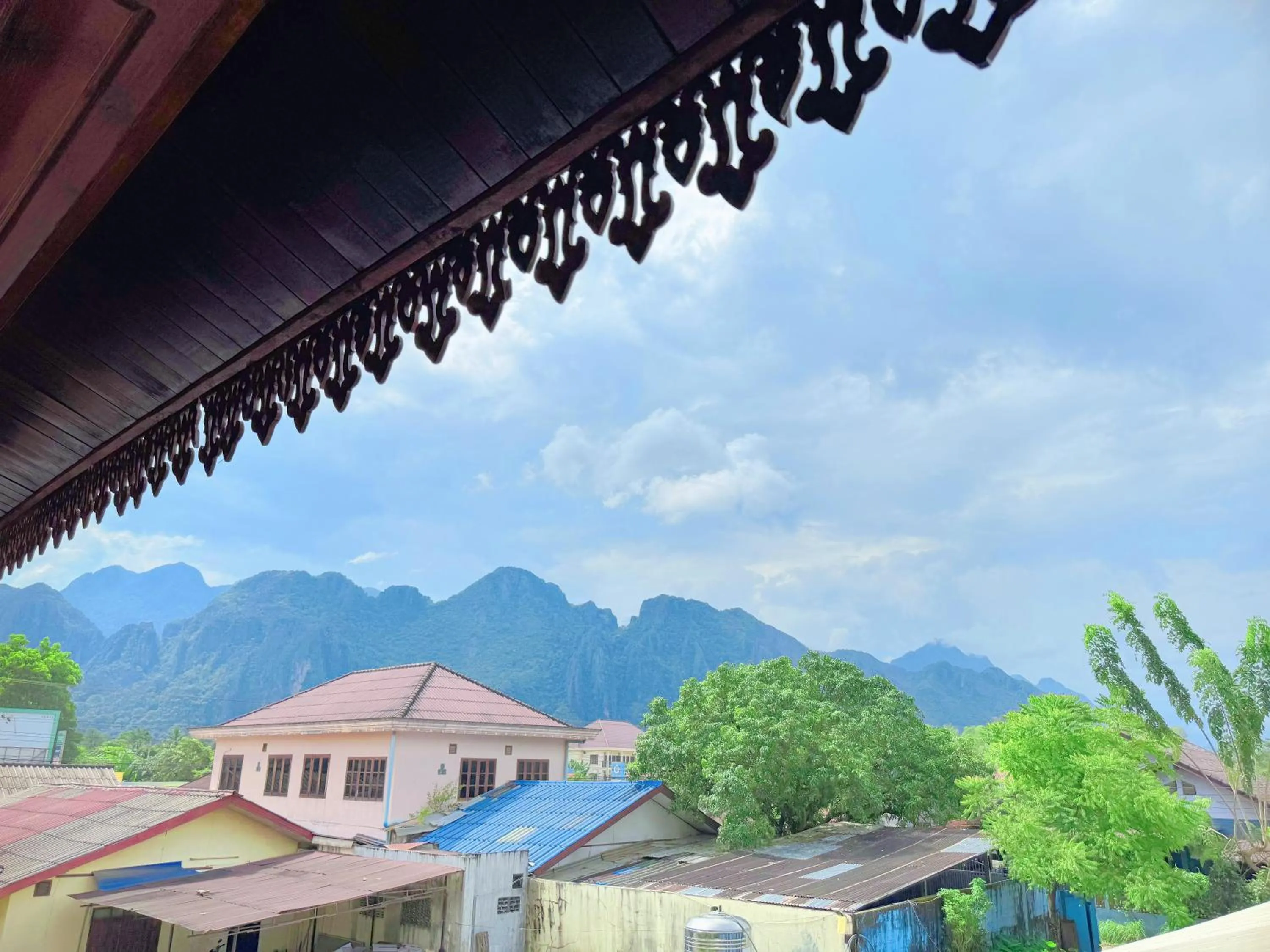 Mountain view in Khampaseuth Hotel