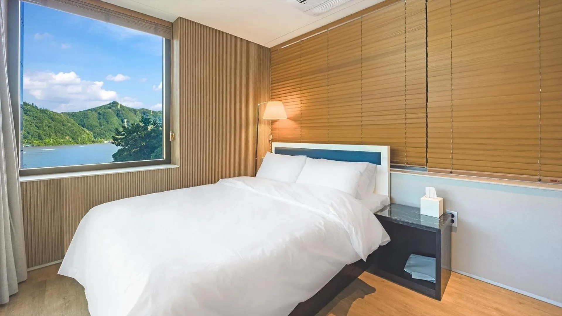 Property building, Bed in Gapyeong Laputa Resort