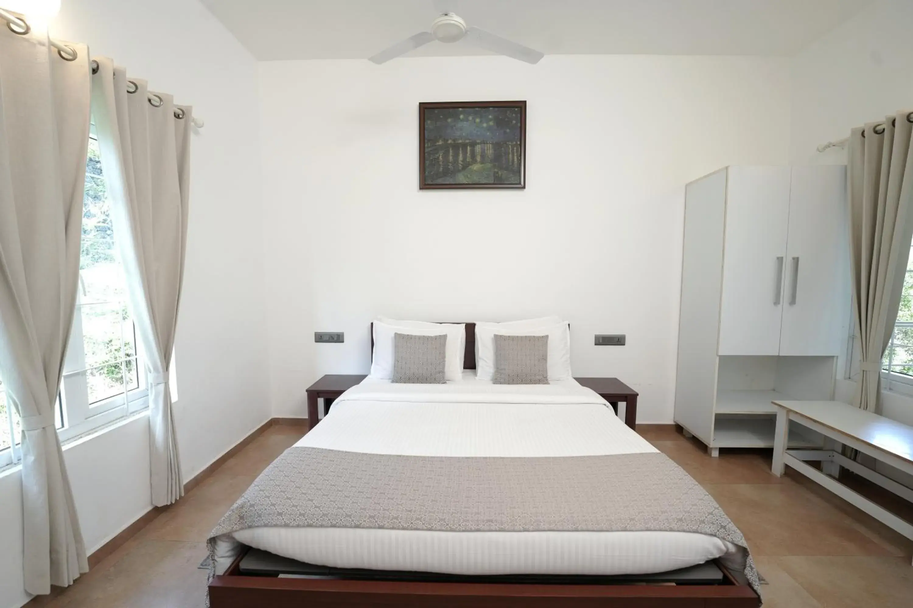 Photo of the whole room, Bed in Falcon Crest Photo of the whole room, Bed in Falcon Crest