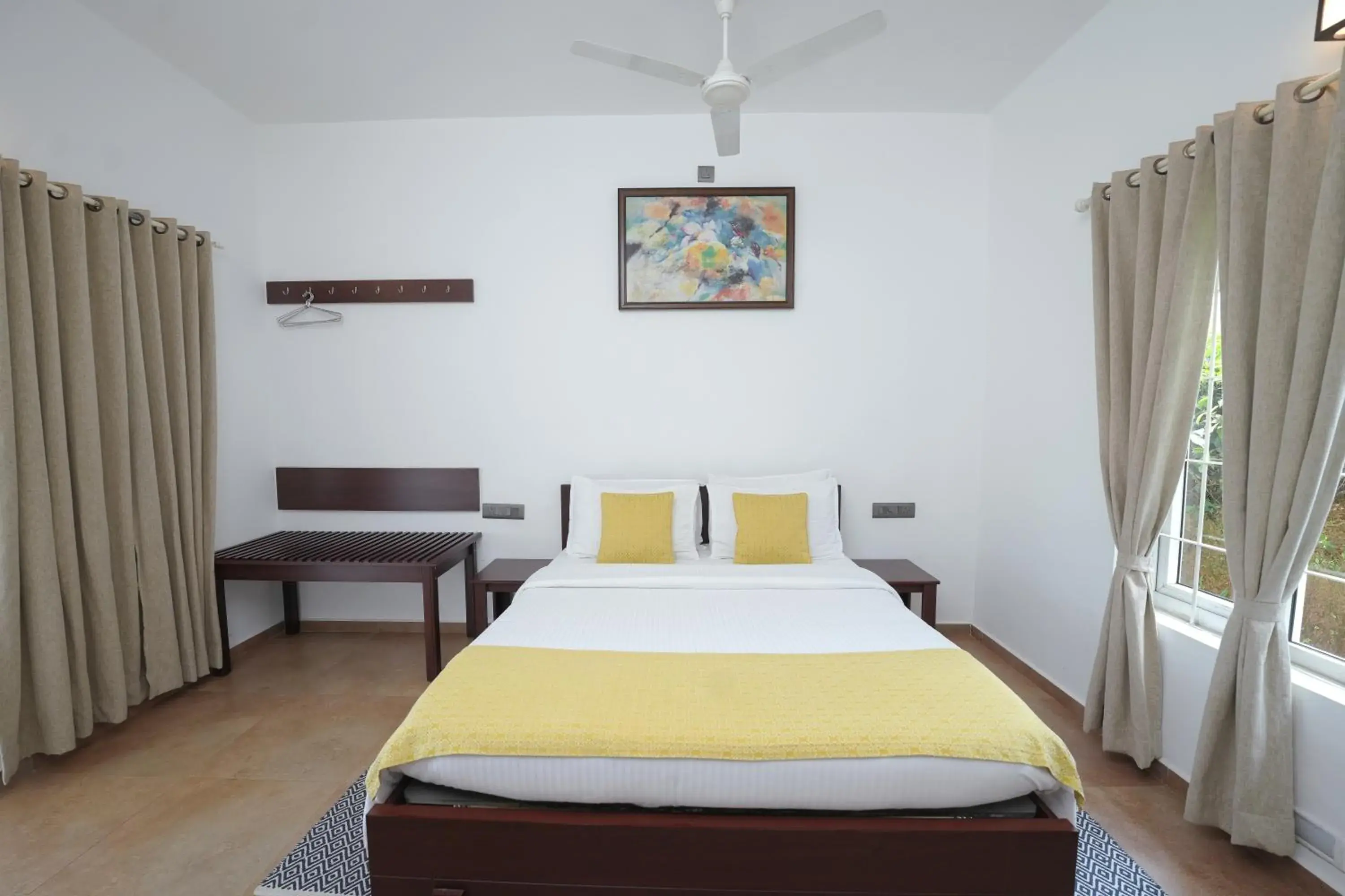 Bedroom, Bed in Falcon Crest Bedroom, Bed in Falcon Crest