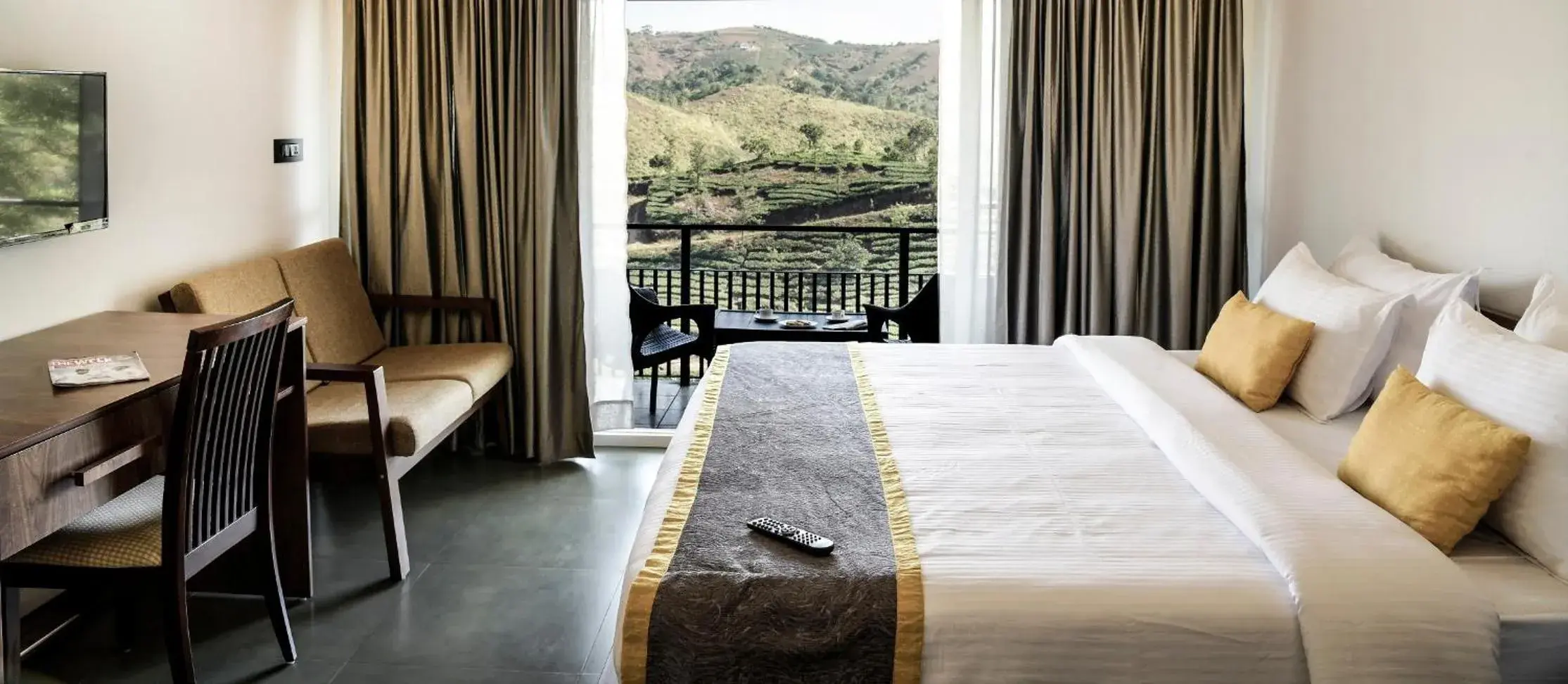 Mountain view, Bed in Falcon Crest Mountain view, Bed in Falcon Crest