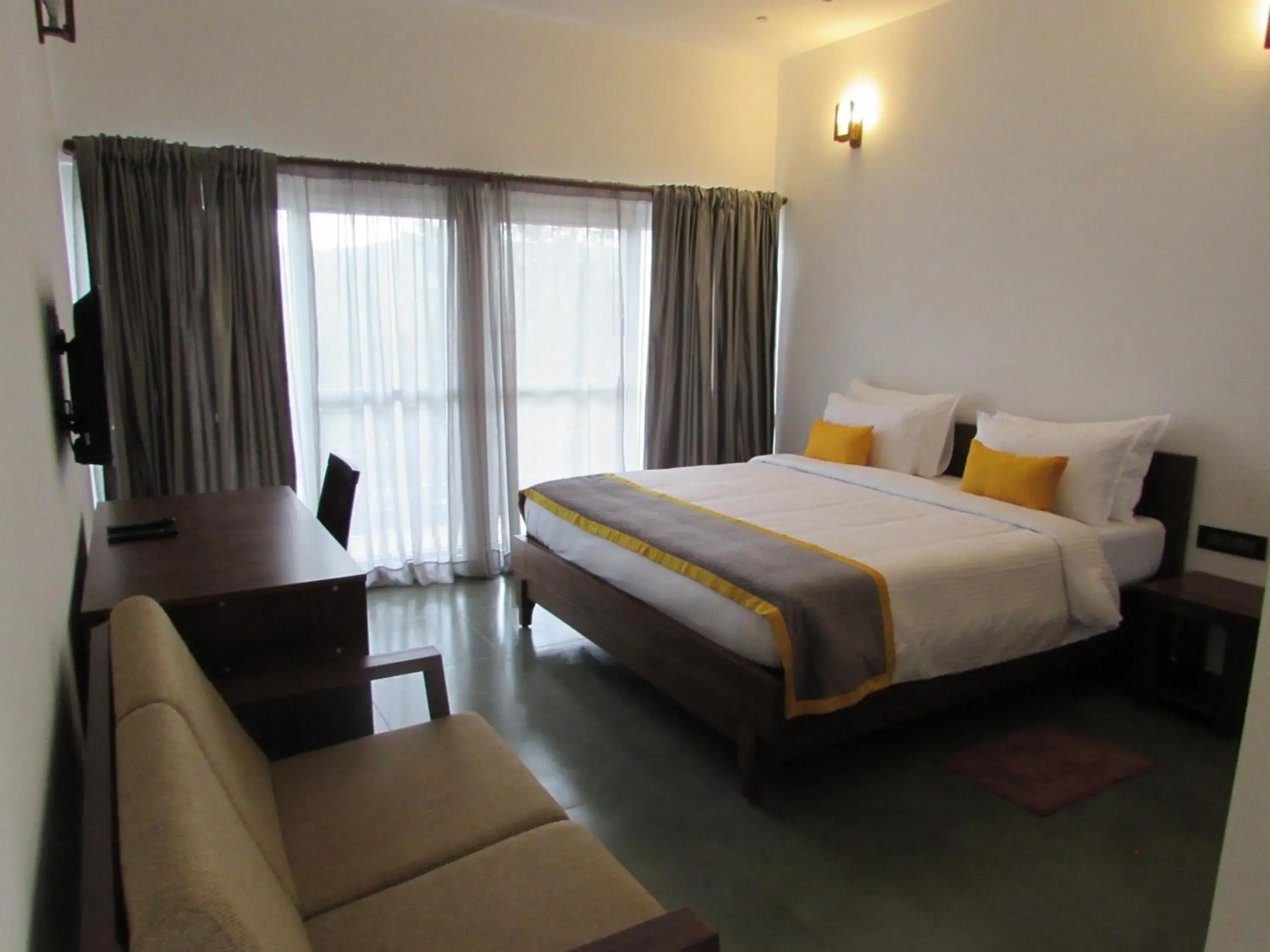 Bedroom, Bed in Falcon Crest Bedroom, Bed in Falcon Crest