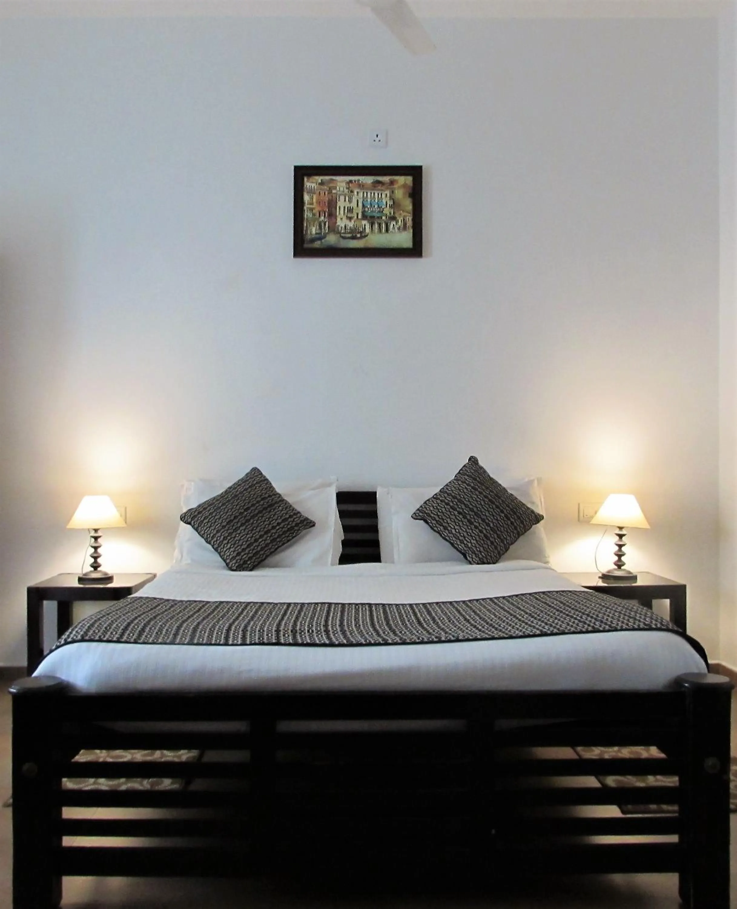 Bedroom, Bed in Falcon Crest