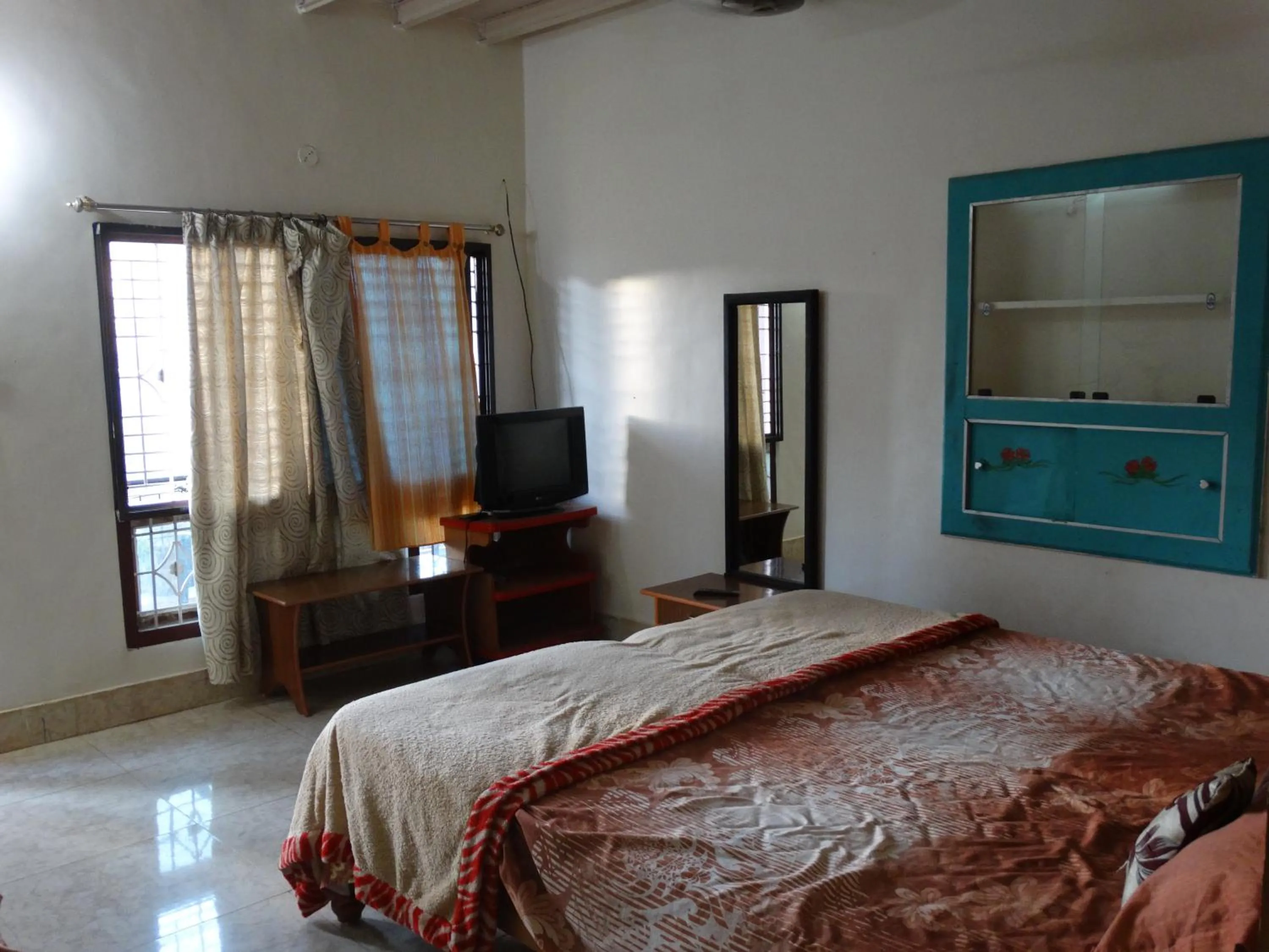 cot, Bed in Padmaa Hampi Villa