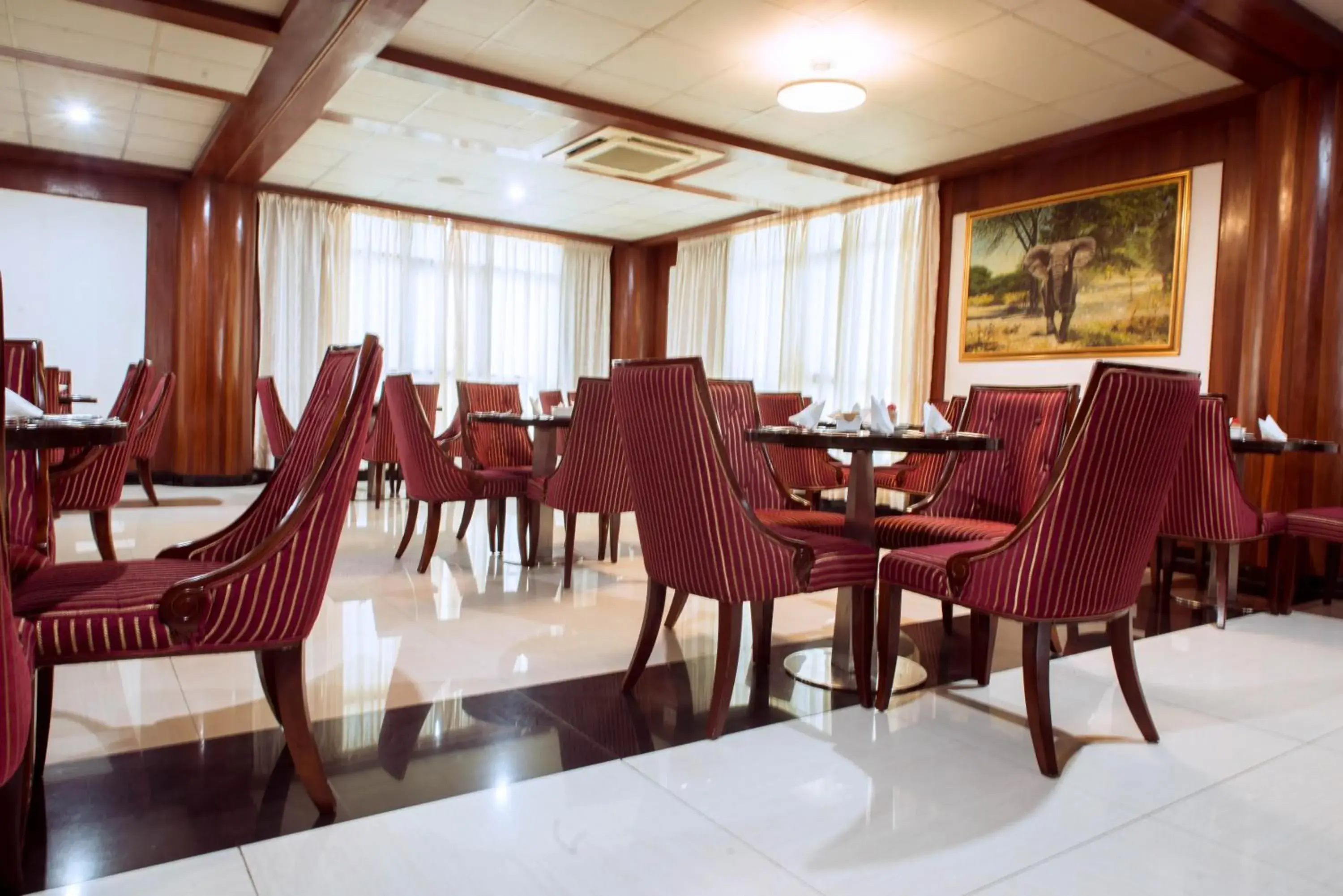 Restaurant/places to eat in Peacock Hotel Restaurant/places to eat in Peacock Hotel