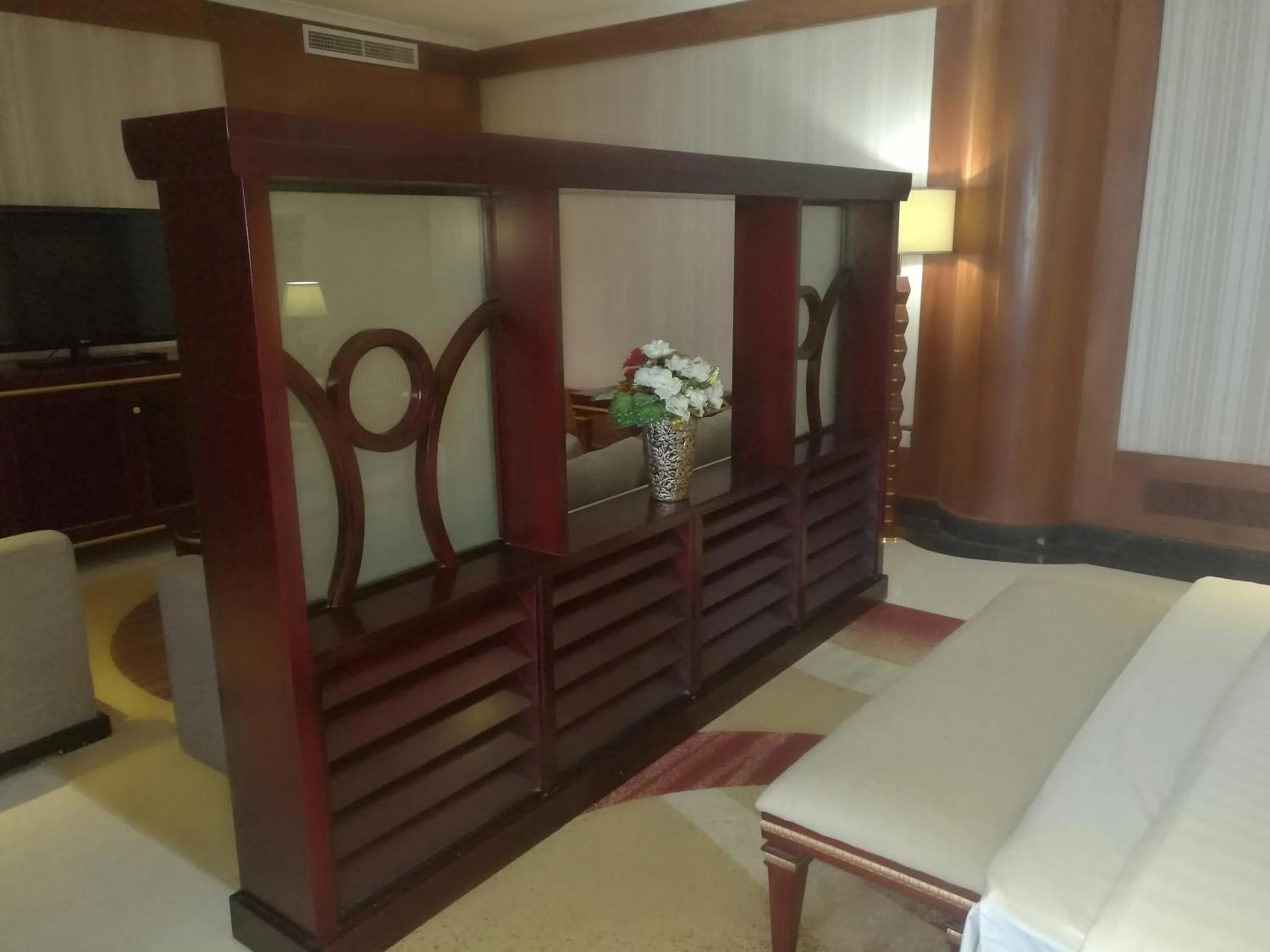 Bedroom in Peacock Hotel