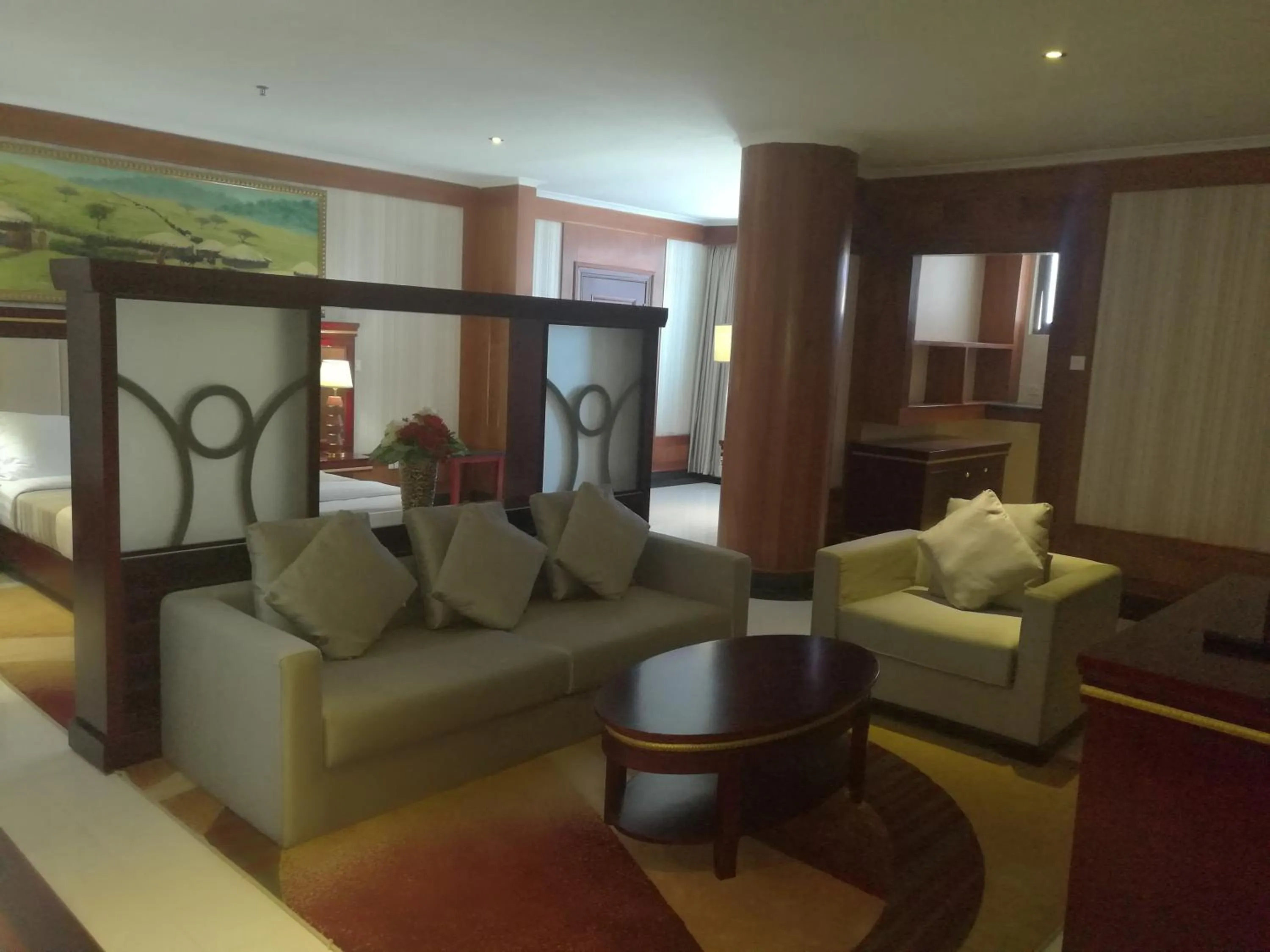 Living room in Peacock Hotel