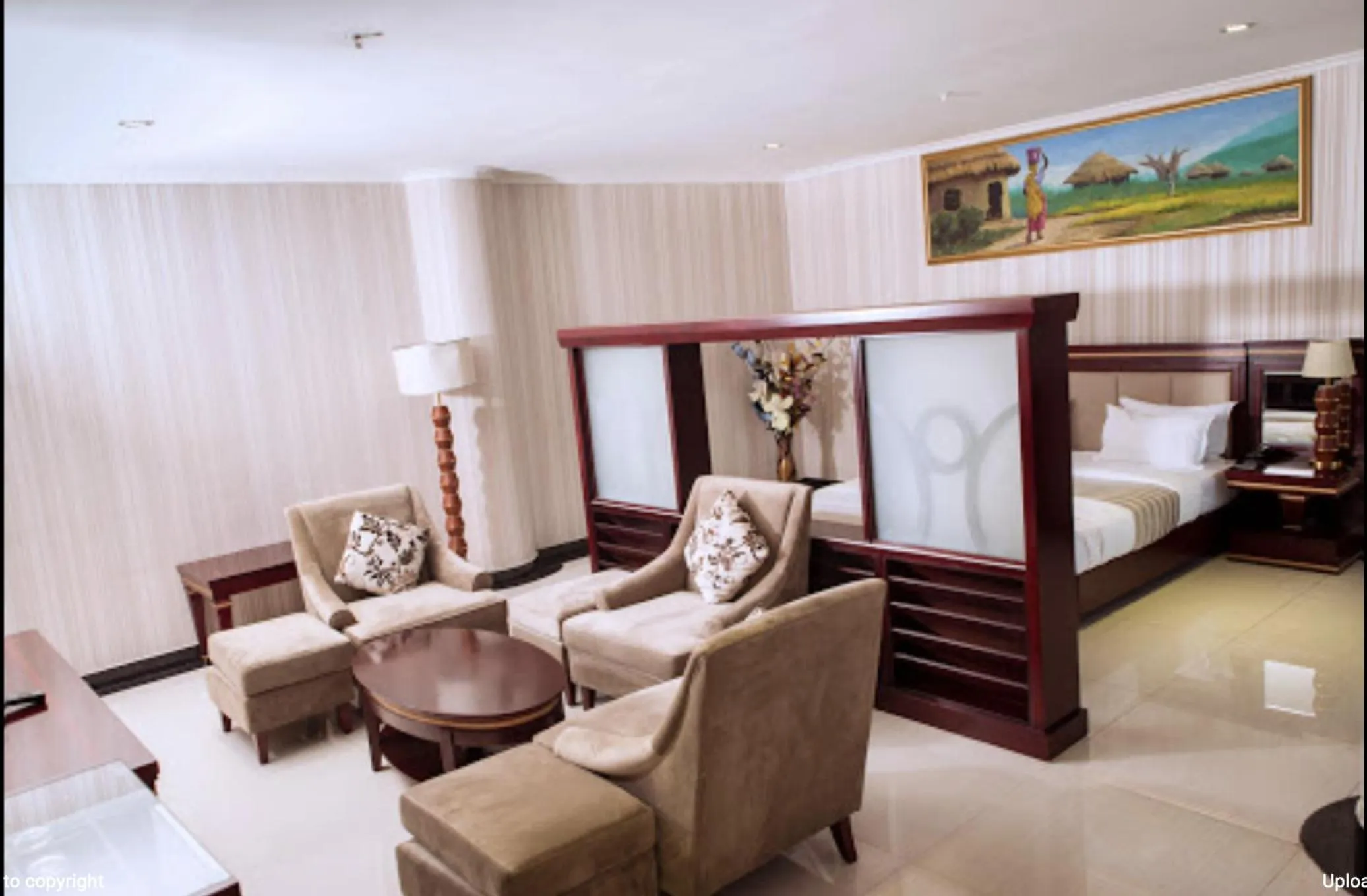 Living room in Peacock Hotel