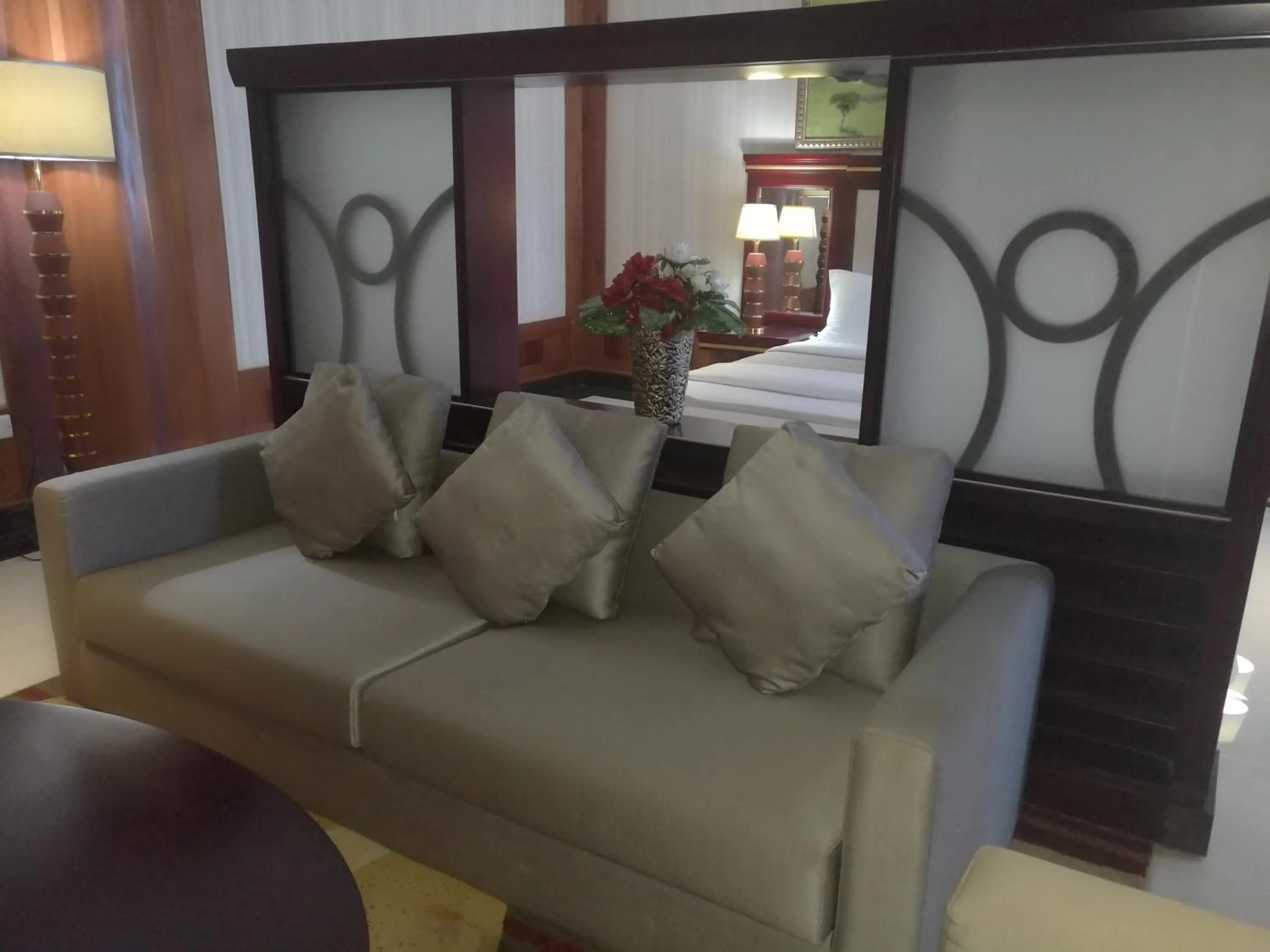 Living room in Peacock Hotel