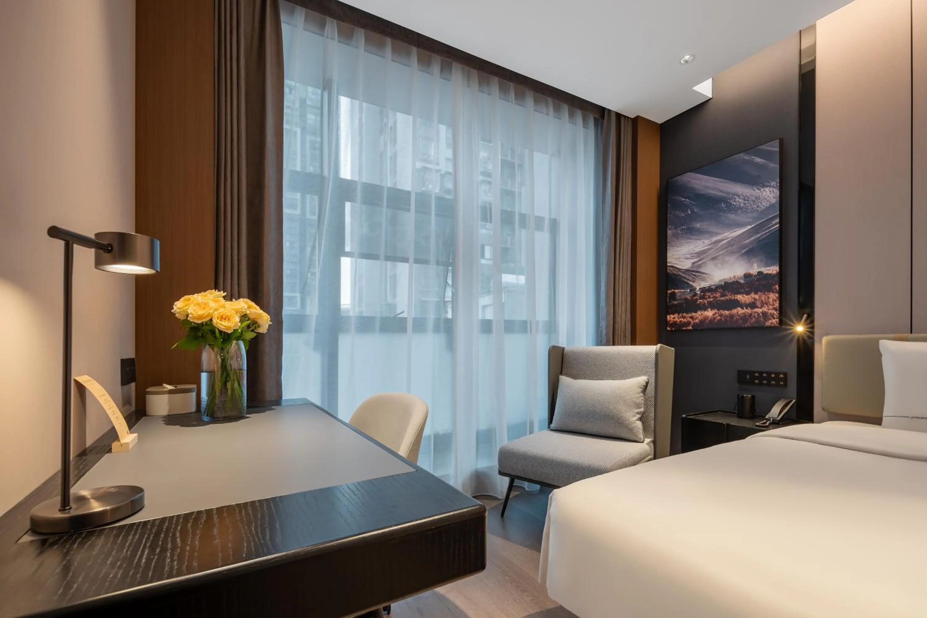 Seating area, Bed in Atour Hotel Chongqing Jiangbei Airport Huanshan Park