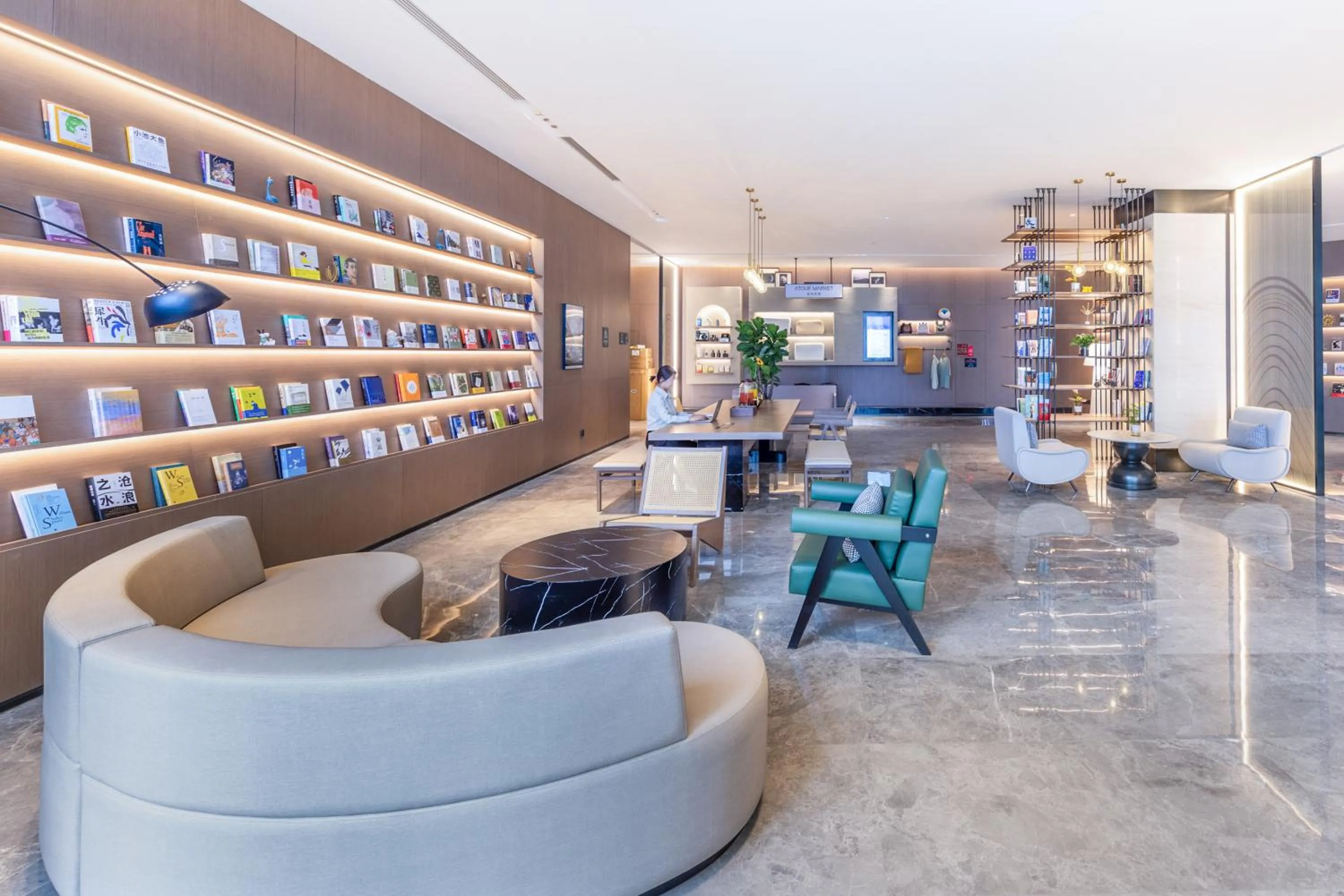 Atour Hotel Yuxi Nie'er Music Plaza