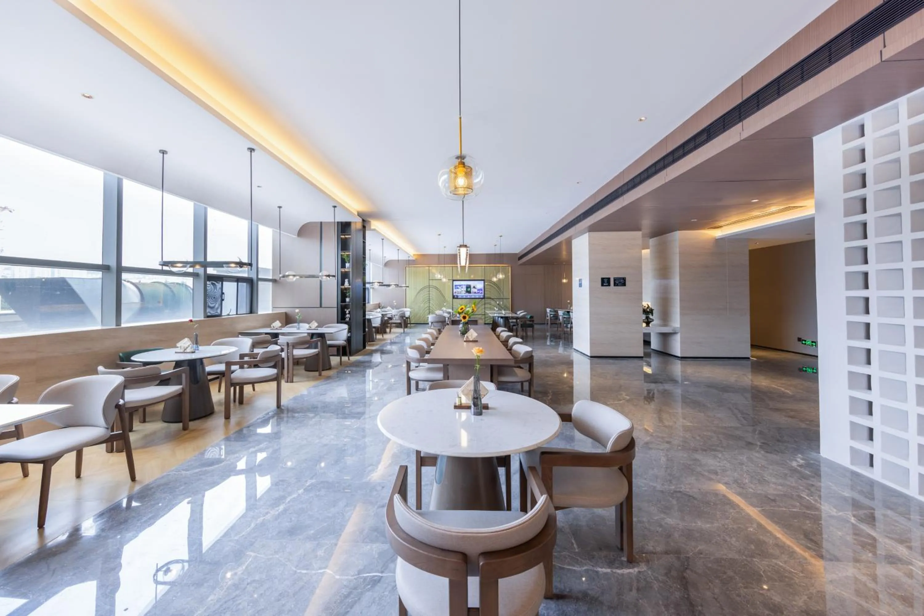 Restaurant/places to eat in Atour Hotel Yuxi Nie'er Music Plaza