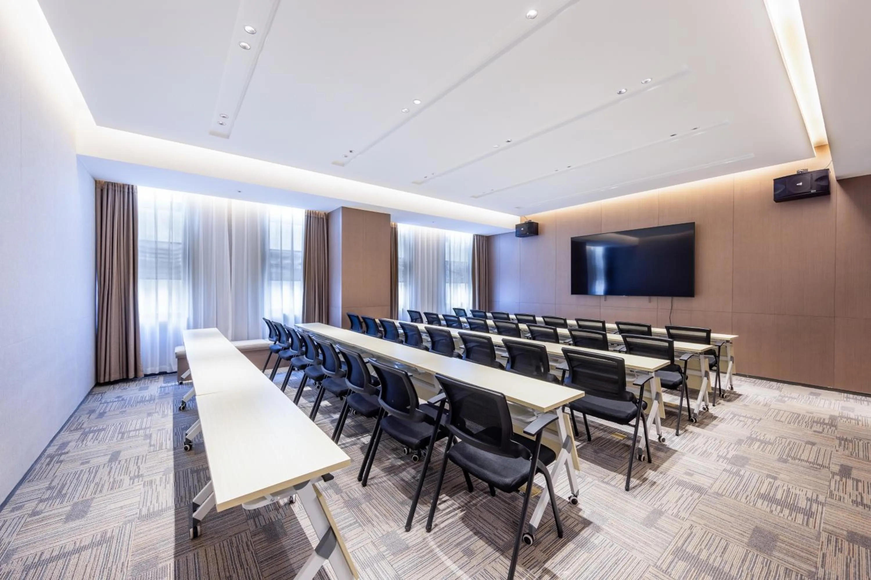 Atour Hotel Yuxi Nie'er Music Plaza