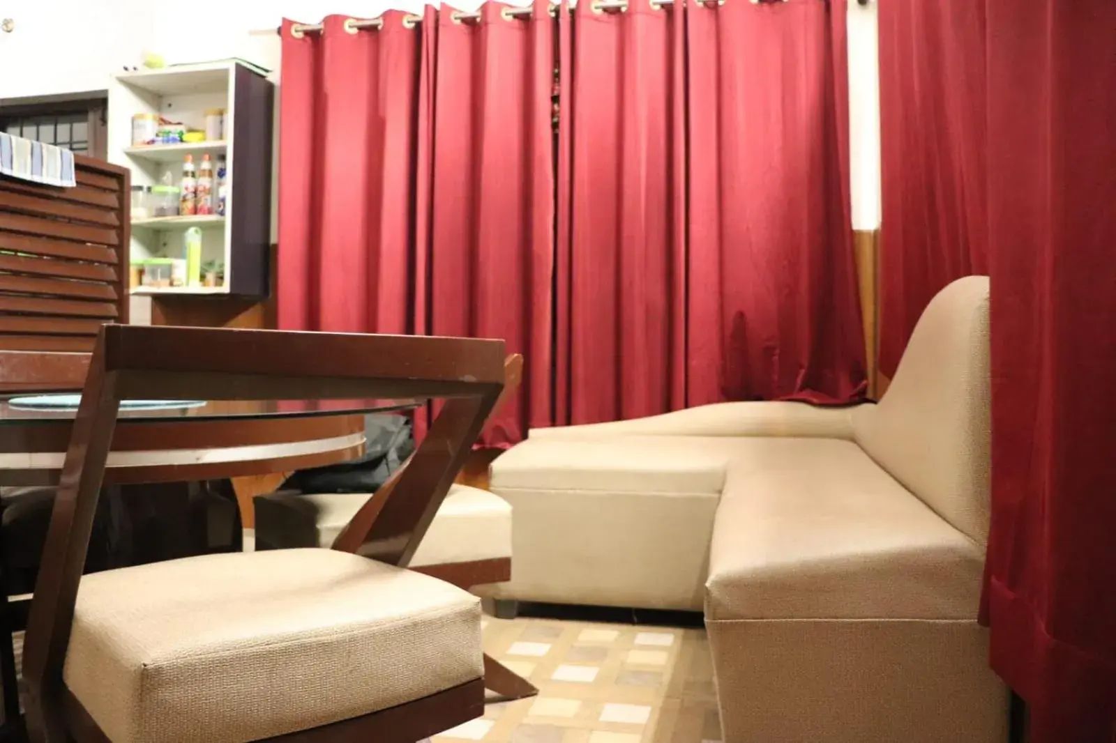Living room in Deodar Cottage - 3BHK Villa by DeodarStays Living room in Deodar Cottage - 3BHK Villa by DeodarStays