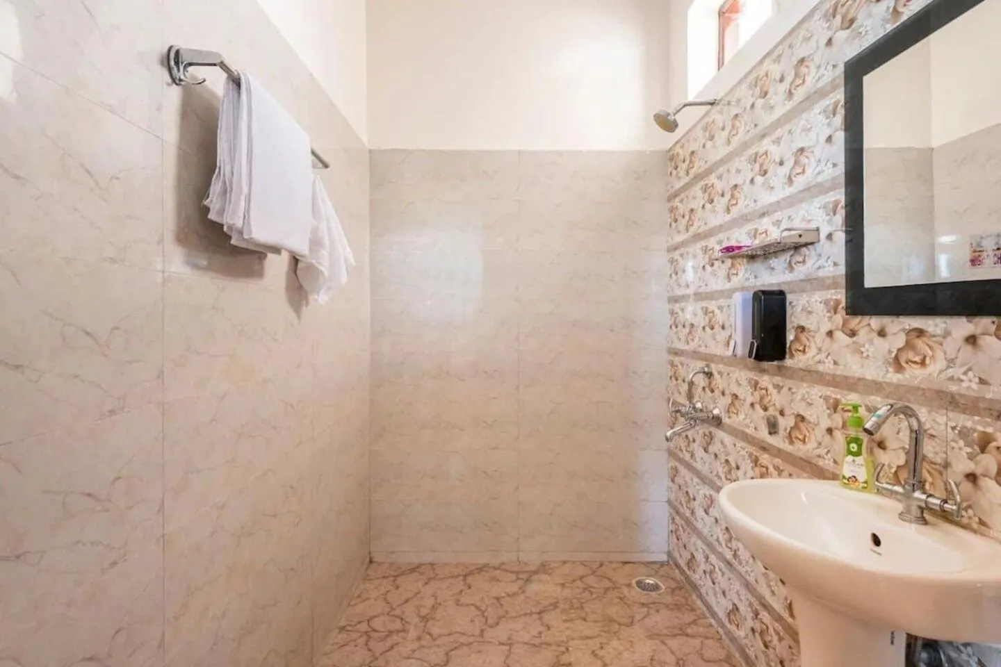 Shower in Deodar Cottage - 3BHK Villa by DeodarStays