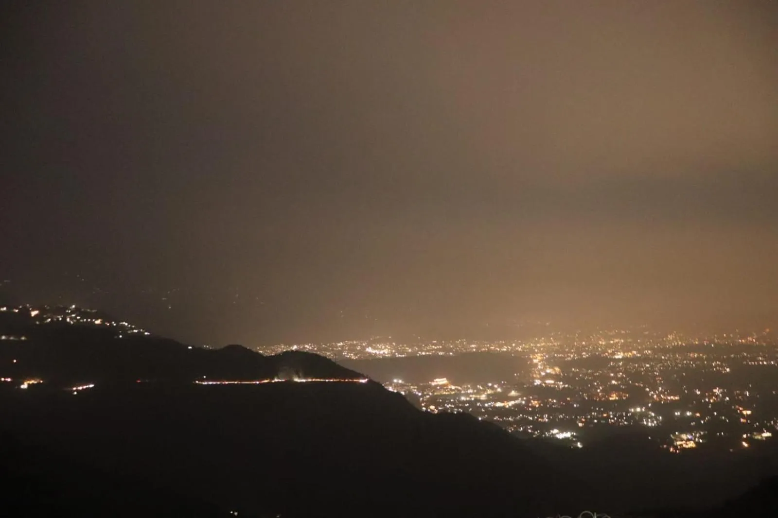 Night in Deodar Cottage - 3BHK Villa by DeodarStays