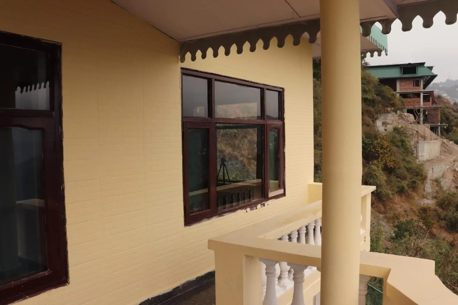 Property building in Deodar Cottage - 3BHK Villa by DeodarStays