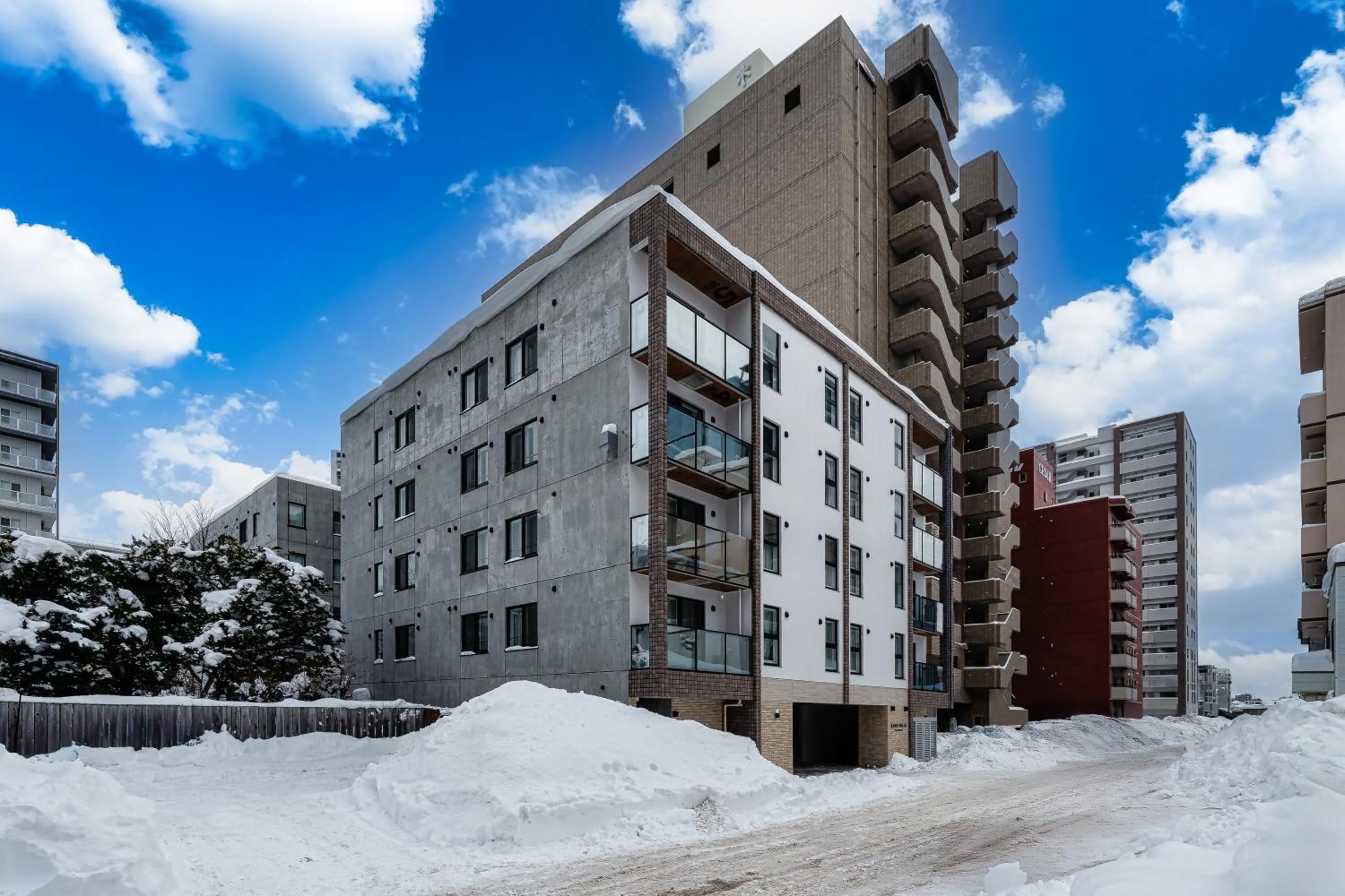 Property building in Zabo Hills 202