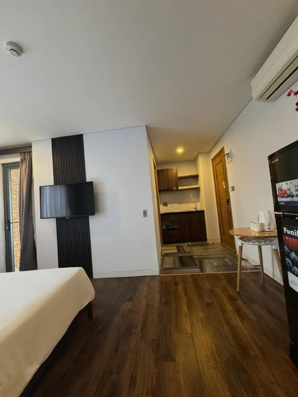 TV and multimedia, Bed in DOMA by HSuites Hotel & Apartment