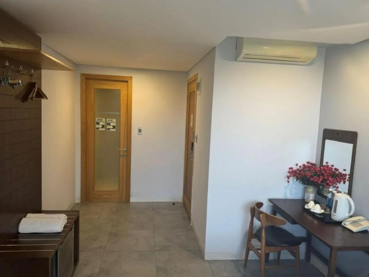 wardrobe in DOMA by HSuites Hotel & Apartment