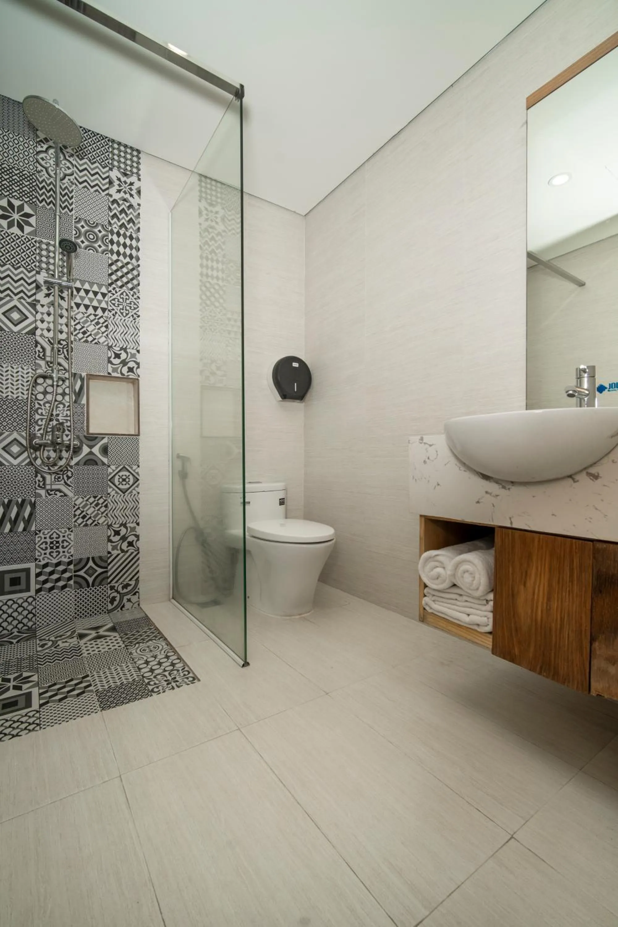 Shower in DOMA by HSuites Hotel & Apartment