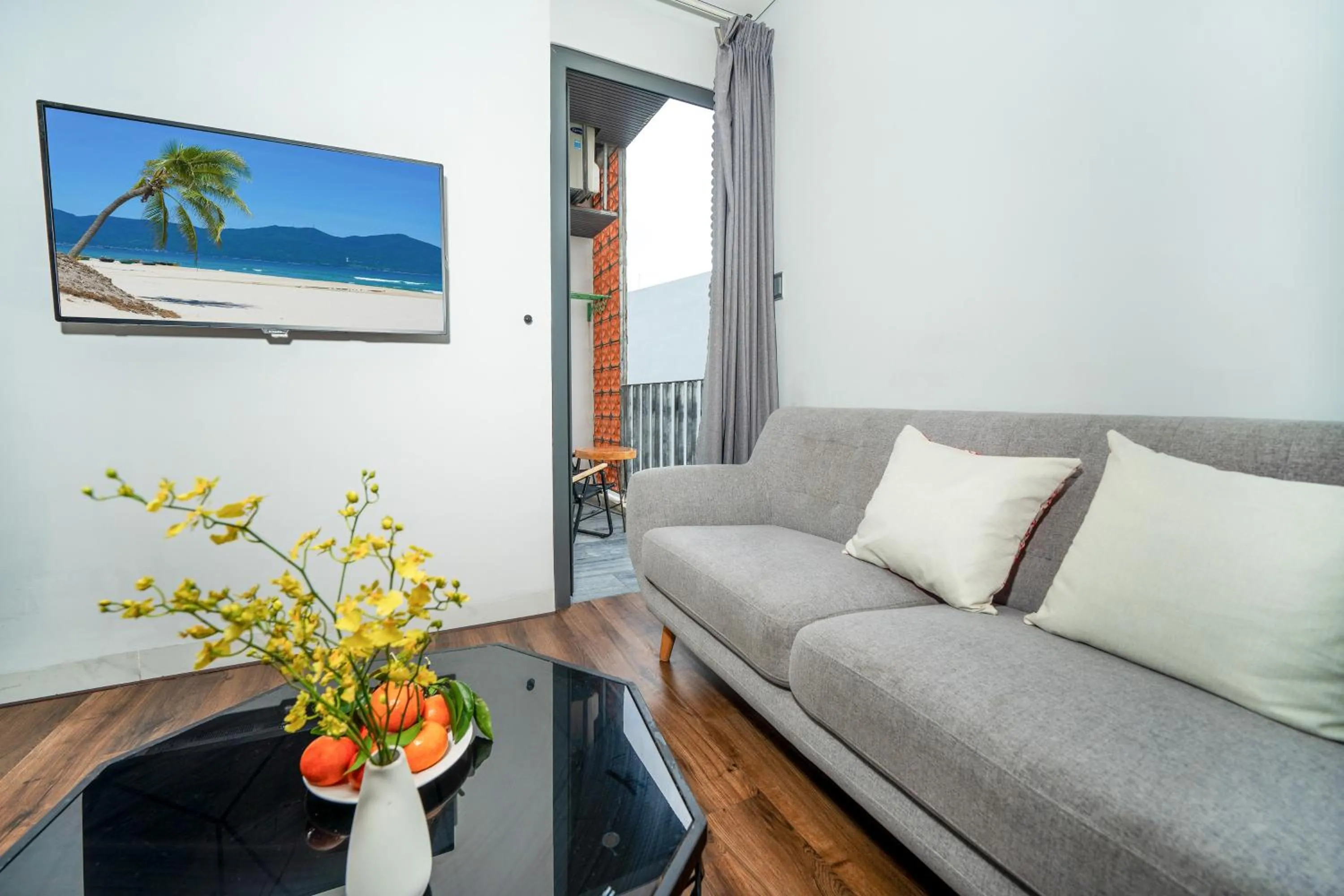 TV and multimedia in DOMA by HSuites Hotel & Apartment