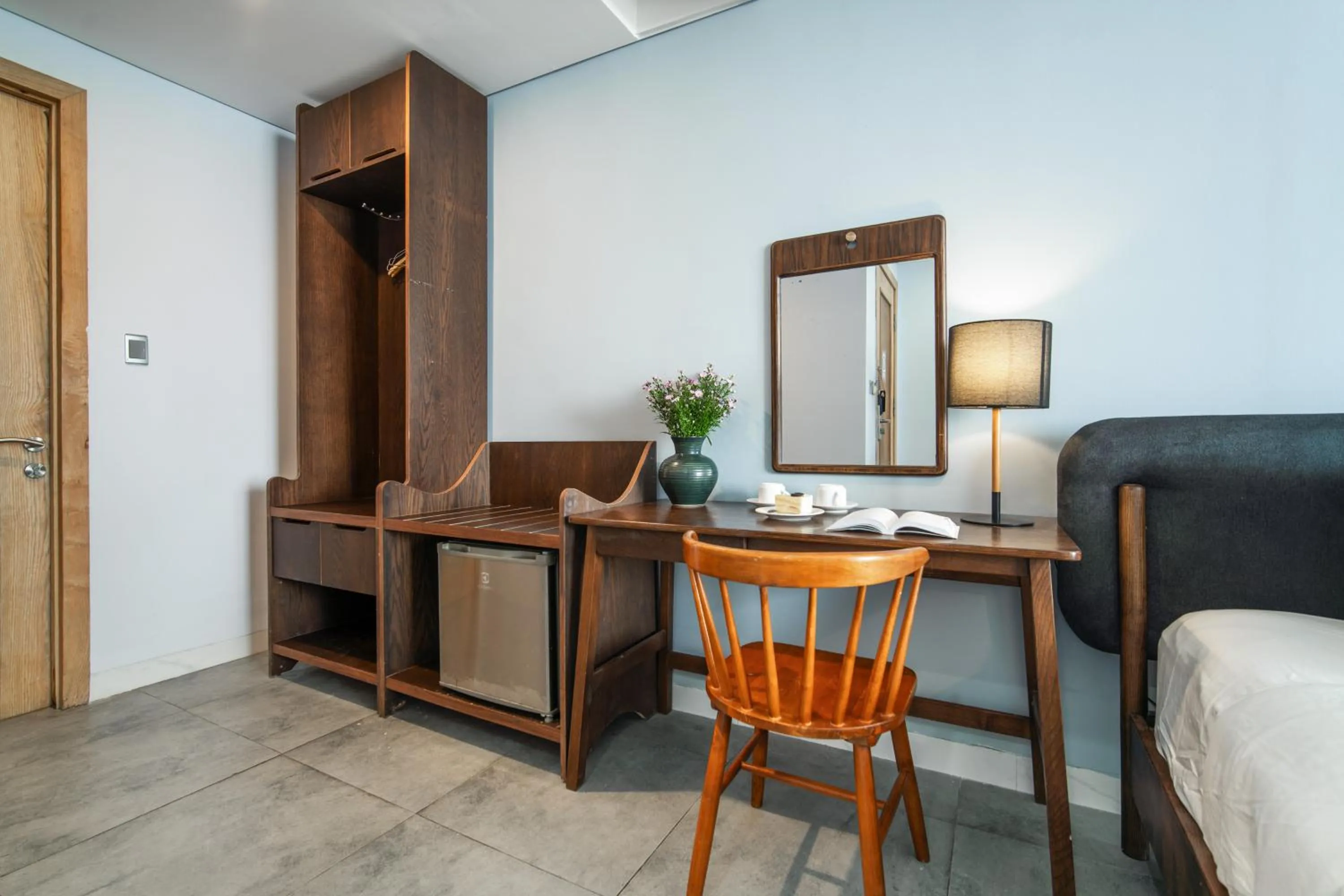 wardrobe in DOMA by HSuites Hotel & Apartment