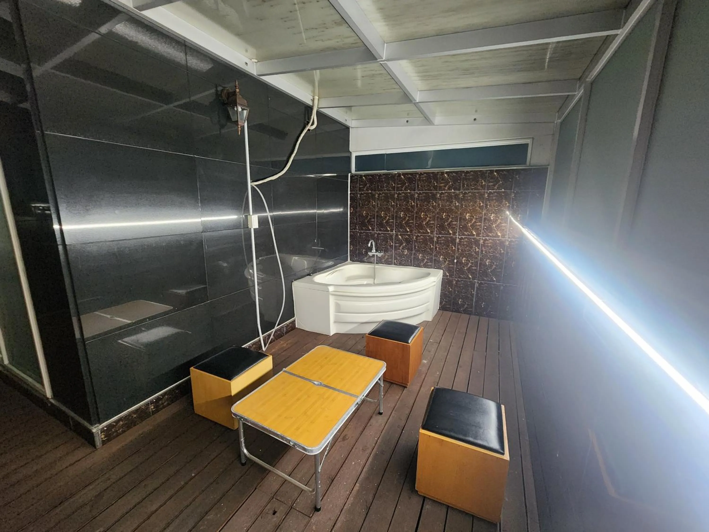 Zenith Hotel
