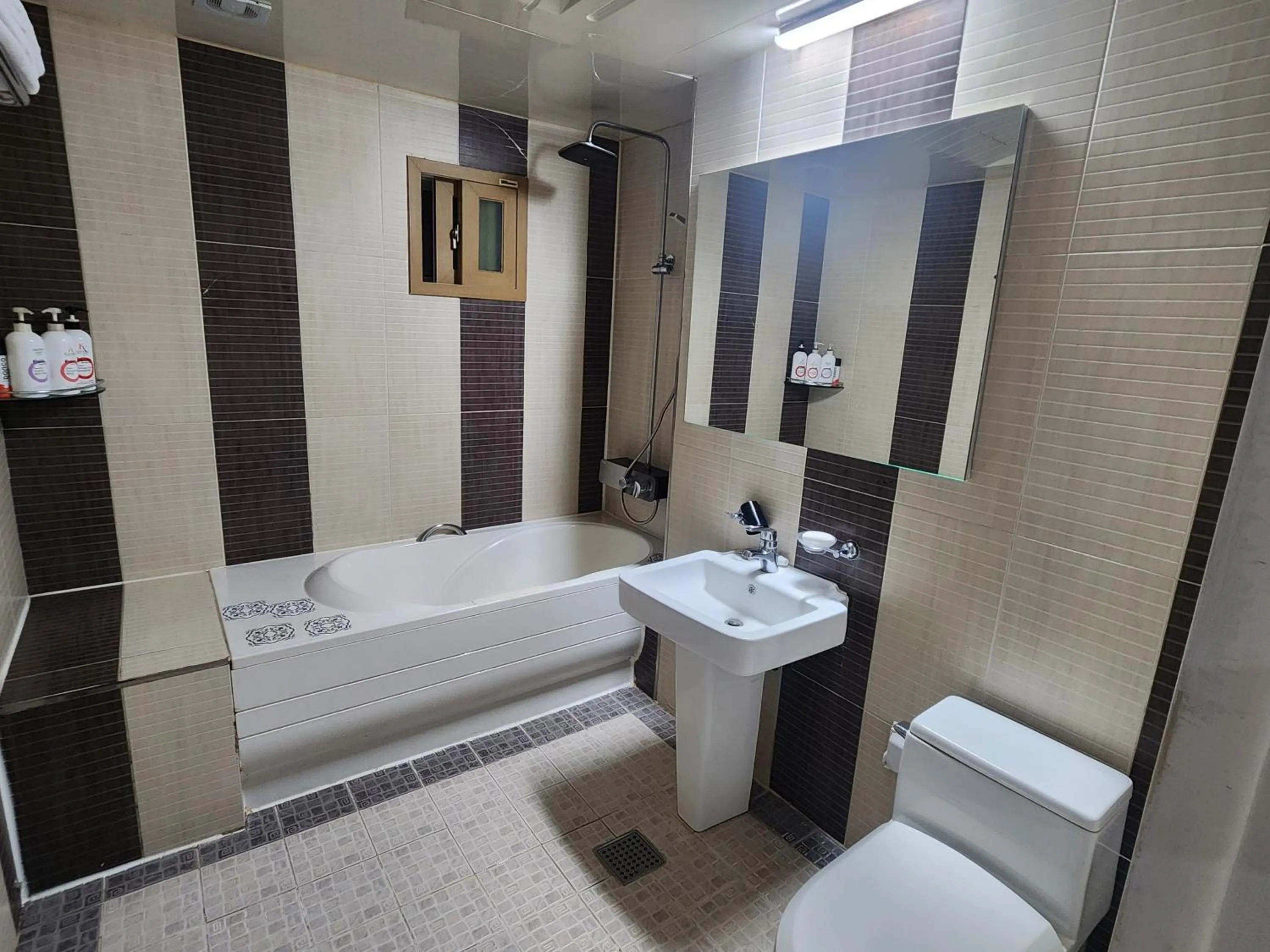 Zenith Hotel