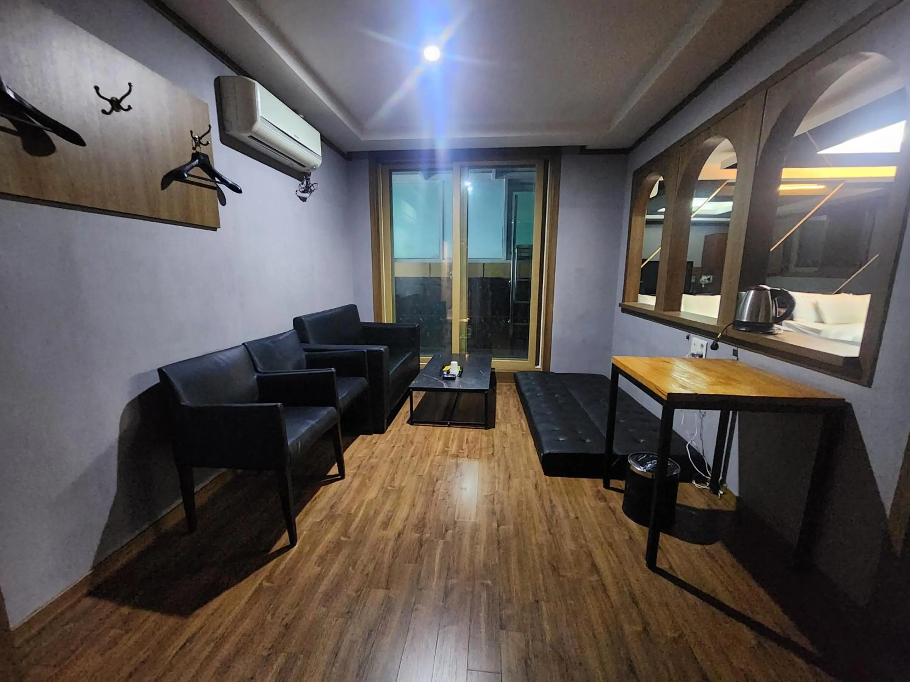 Zenith Hotel