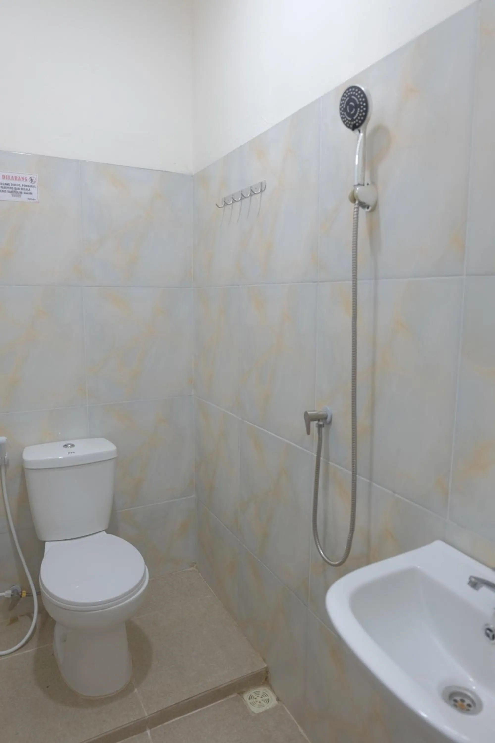 Shower in BI Hotel Kisaran