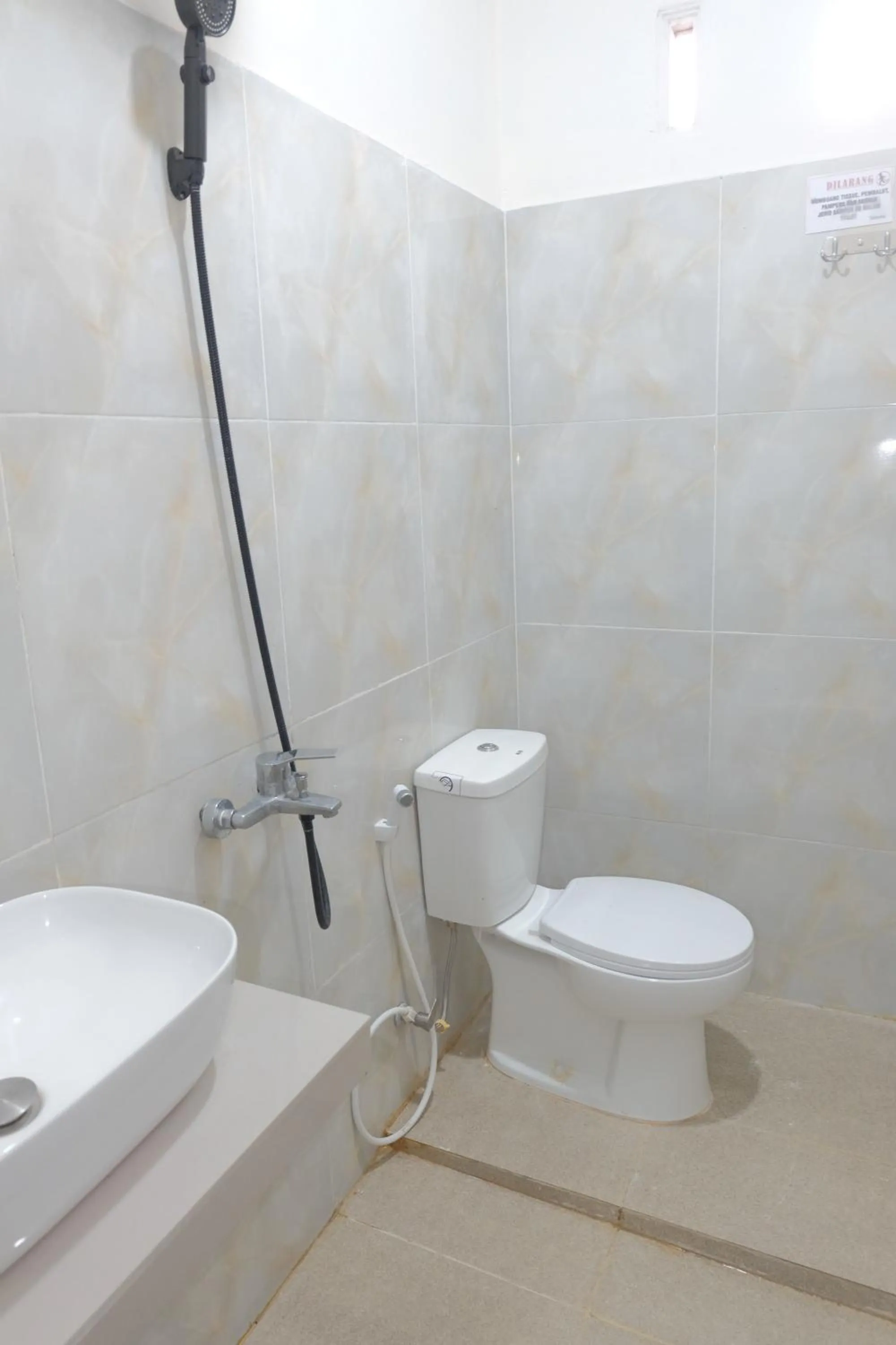 Shower in BI Hotel Kisaran