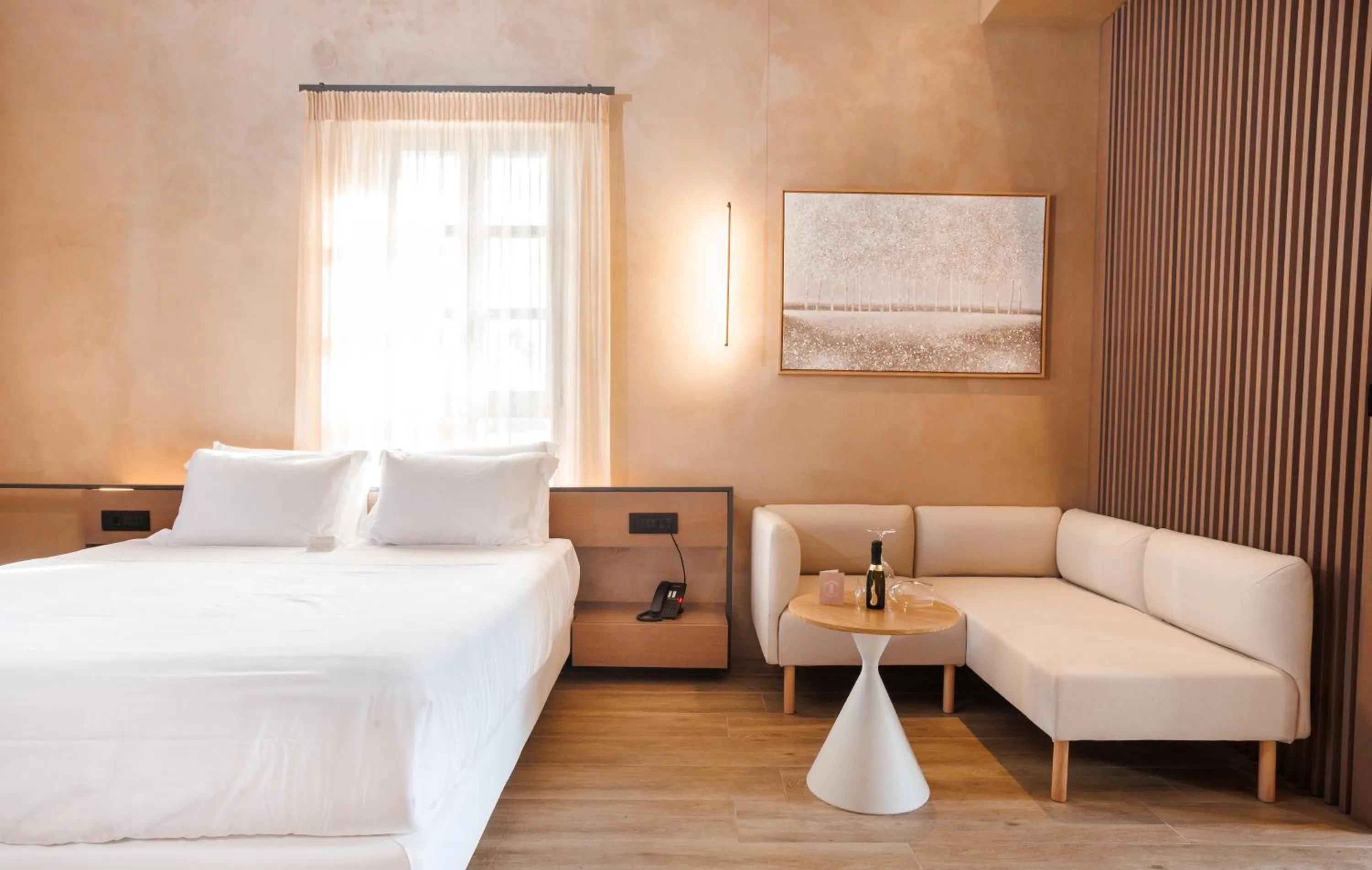Suite with Hot Tub in Nearchou Boutique Hotel
