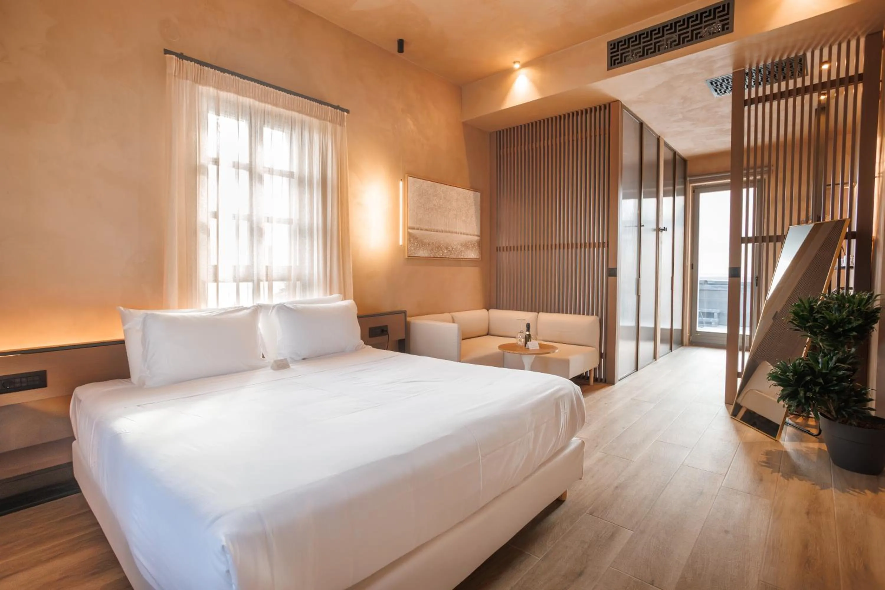 Suite with Hot Tub in Nearchou Boutique Hotel